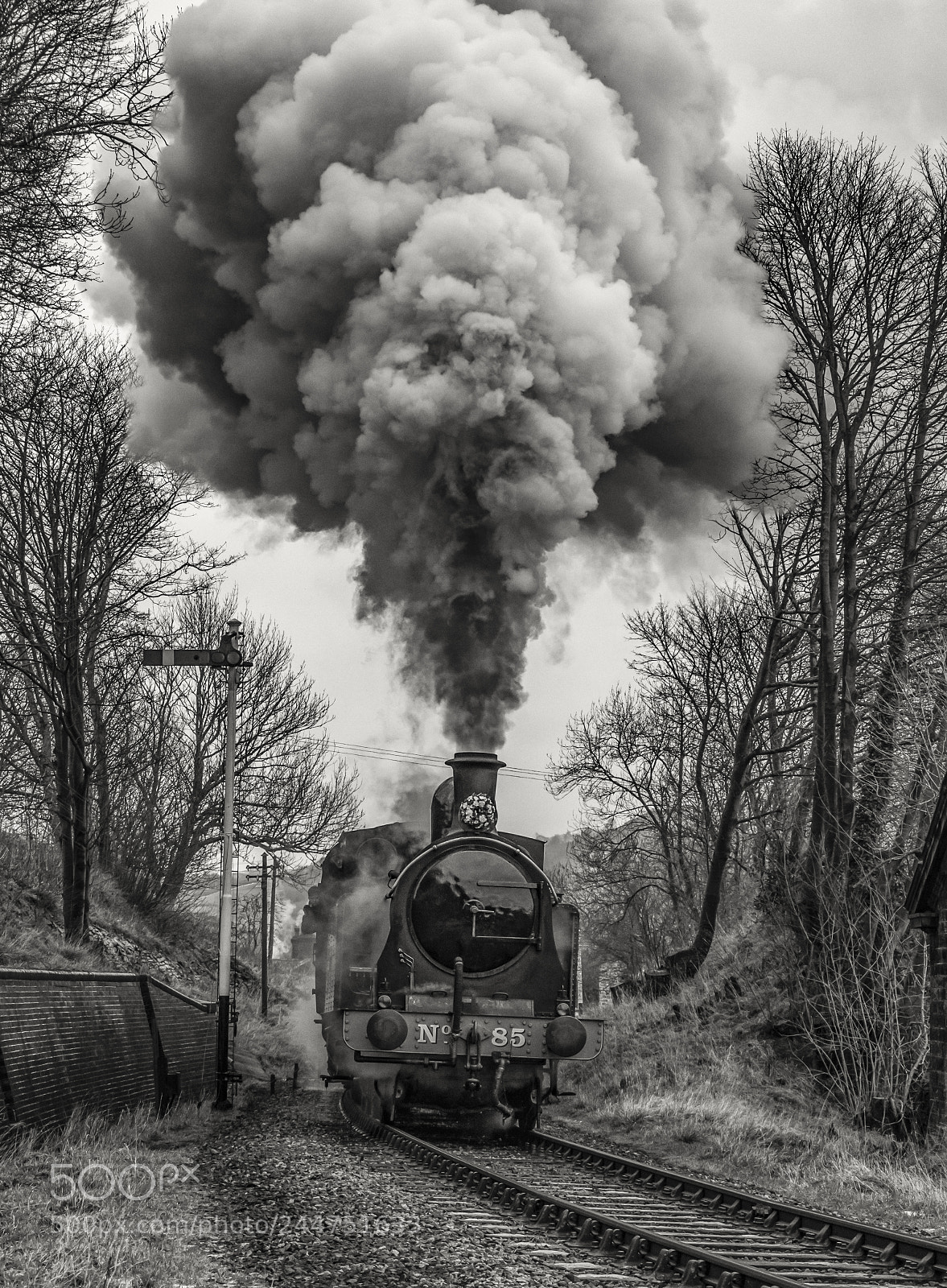 Olympus OM-D E-M10 II sample photo. 85 leaving oakworth station photography