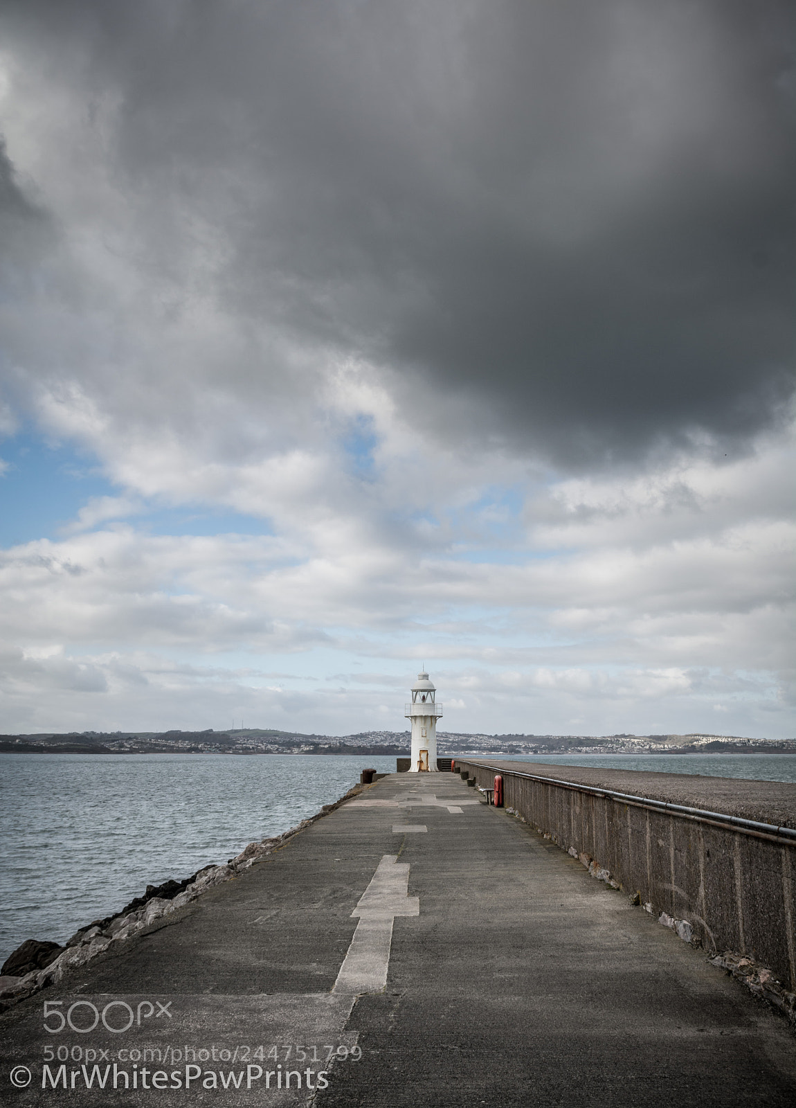 Nikon D7100 sample photo. Lighthouse on the breakwater photography