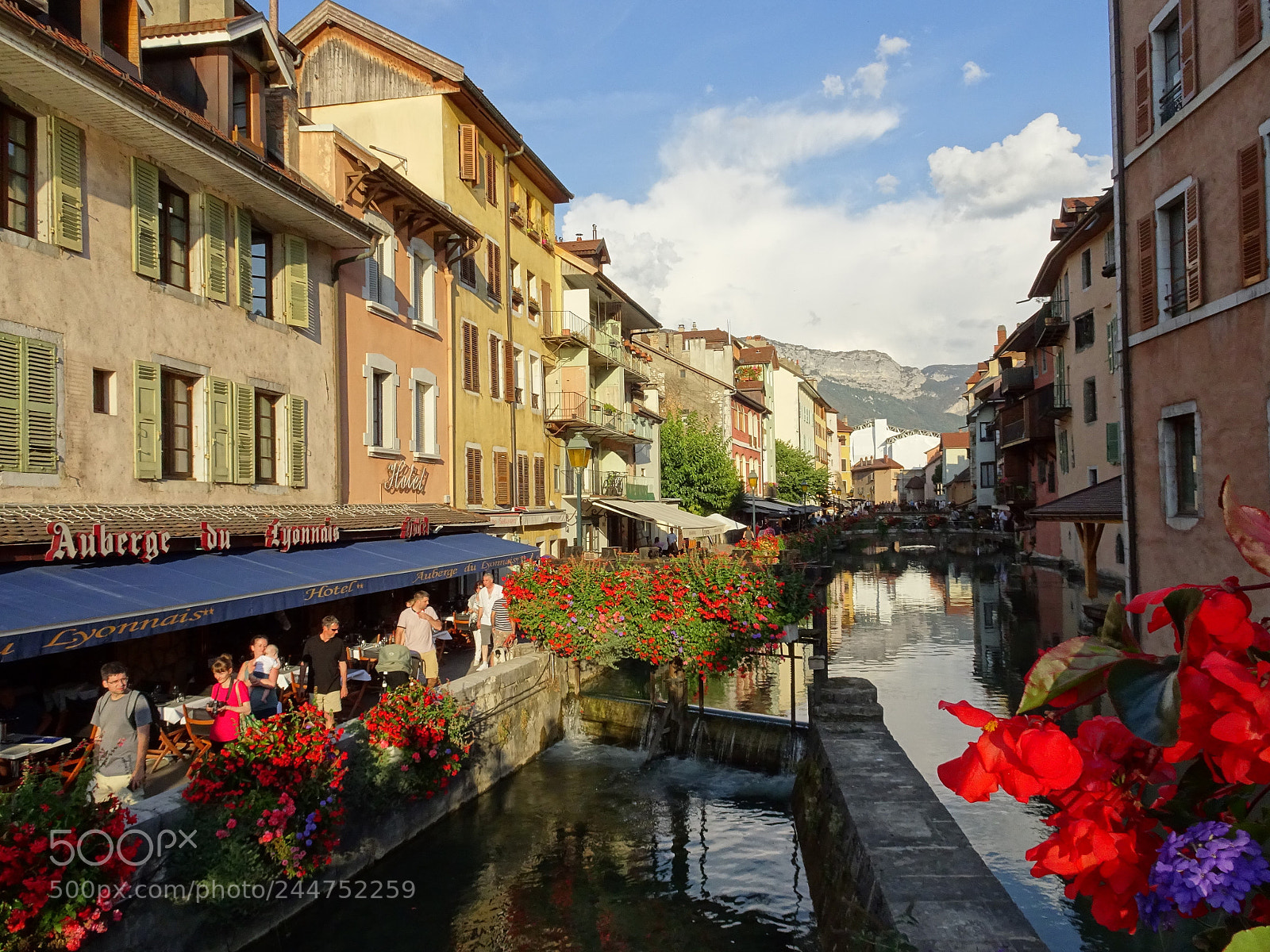 Sony Cyber-shot DSC-HX90V sample photo. Annecy. photography