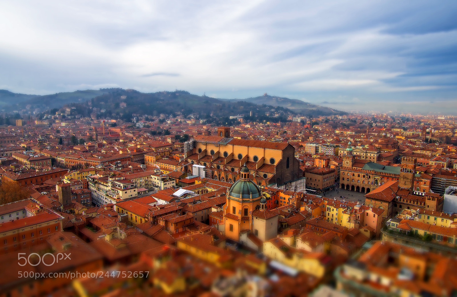 Pentax K-r sample photo. Piazza maggiore photography