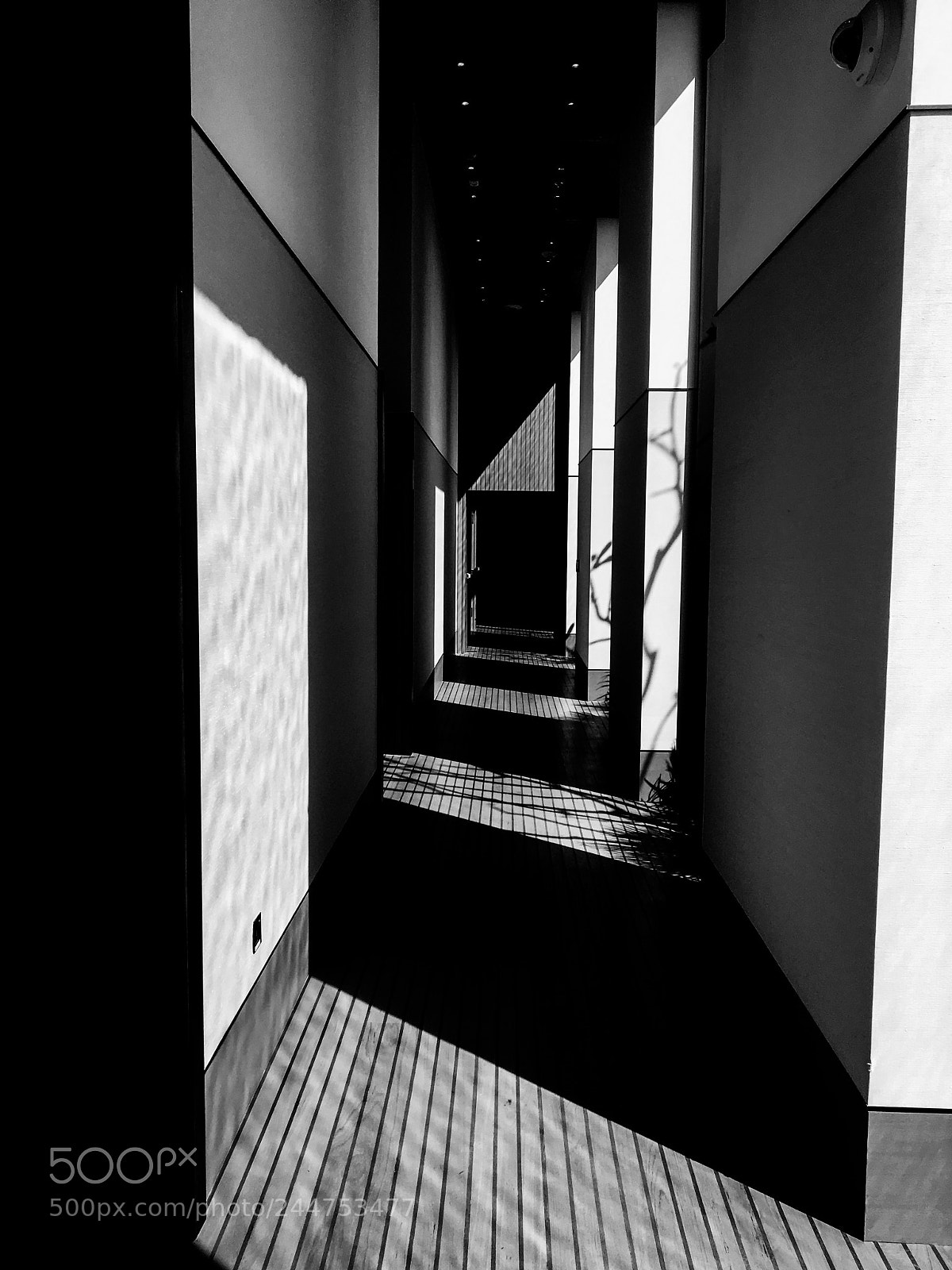 Apple iPhone 6s sample photo. Corridor shapes .. photography