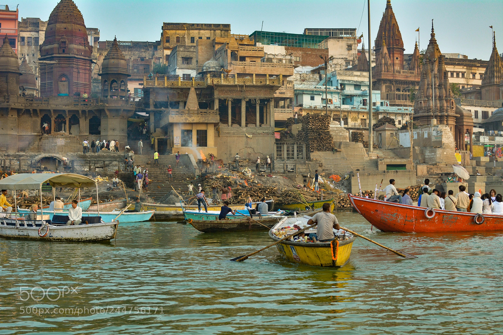 Nikon D7100 sample photo. Crematorio en varanasi photography