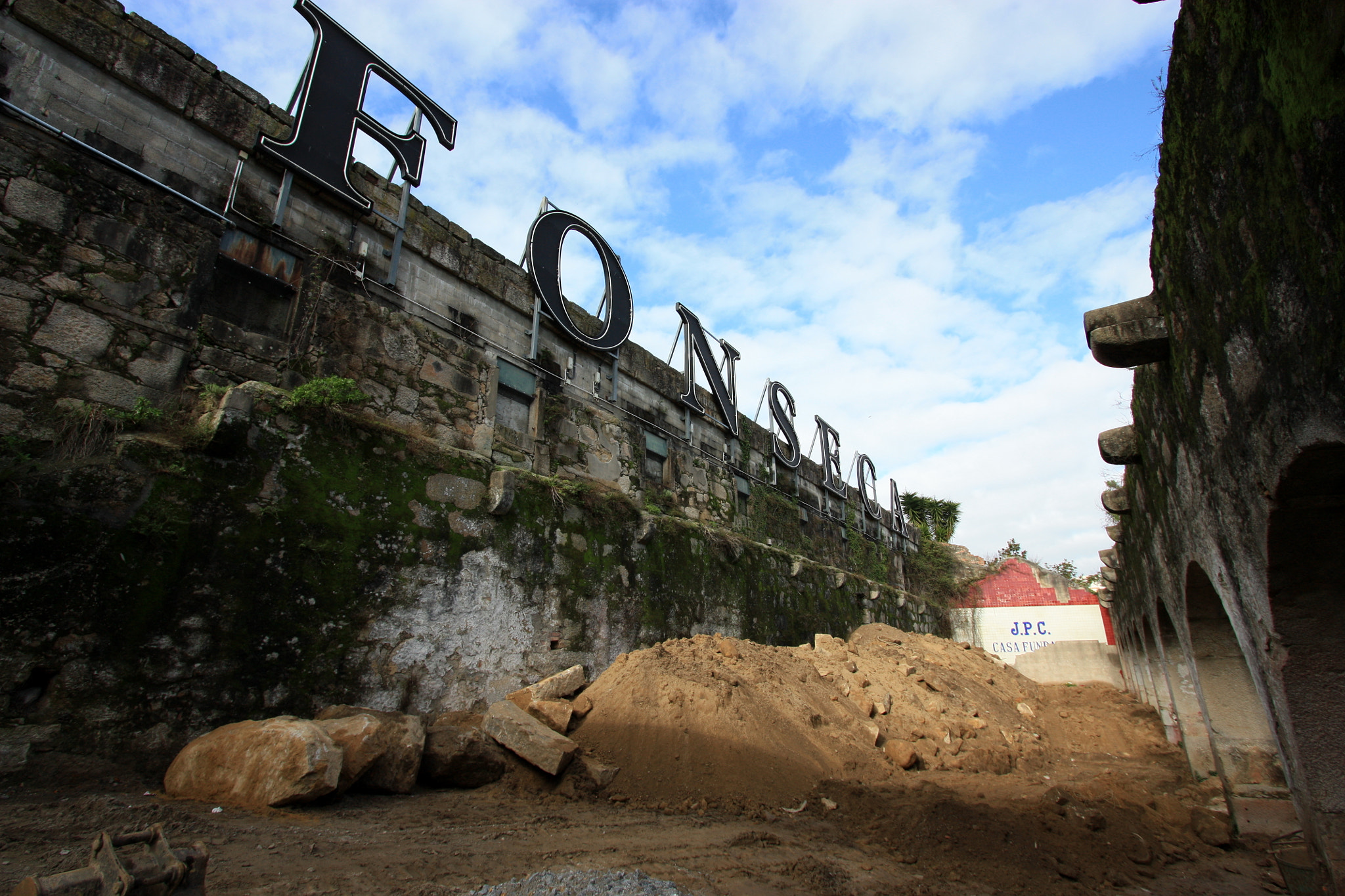 Canon EF-S 10-22mm F3.5-4.5 USM sample photo. Decay photography