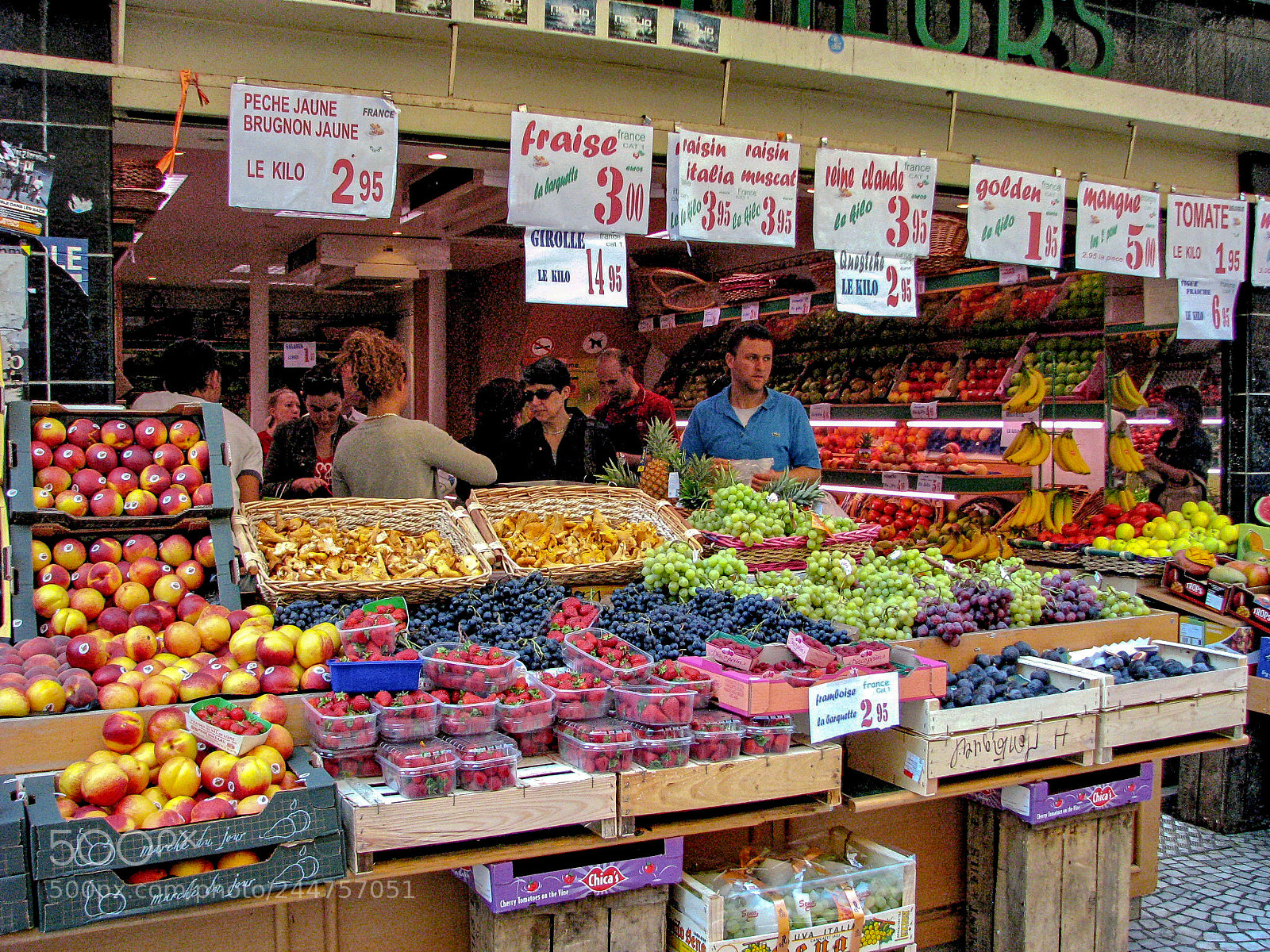 Canon POWERSHOT S5 IS sample photo. Une épicerie le dimanche photography