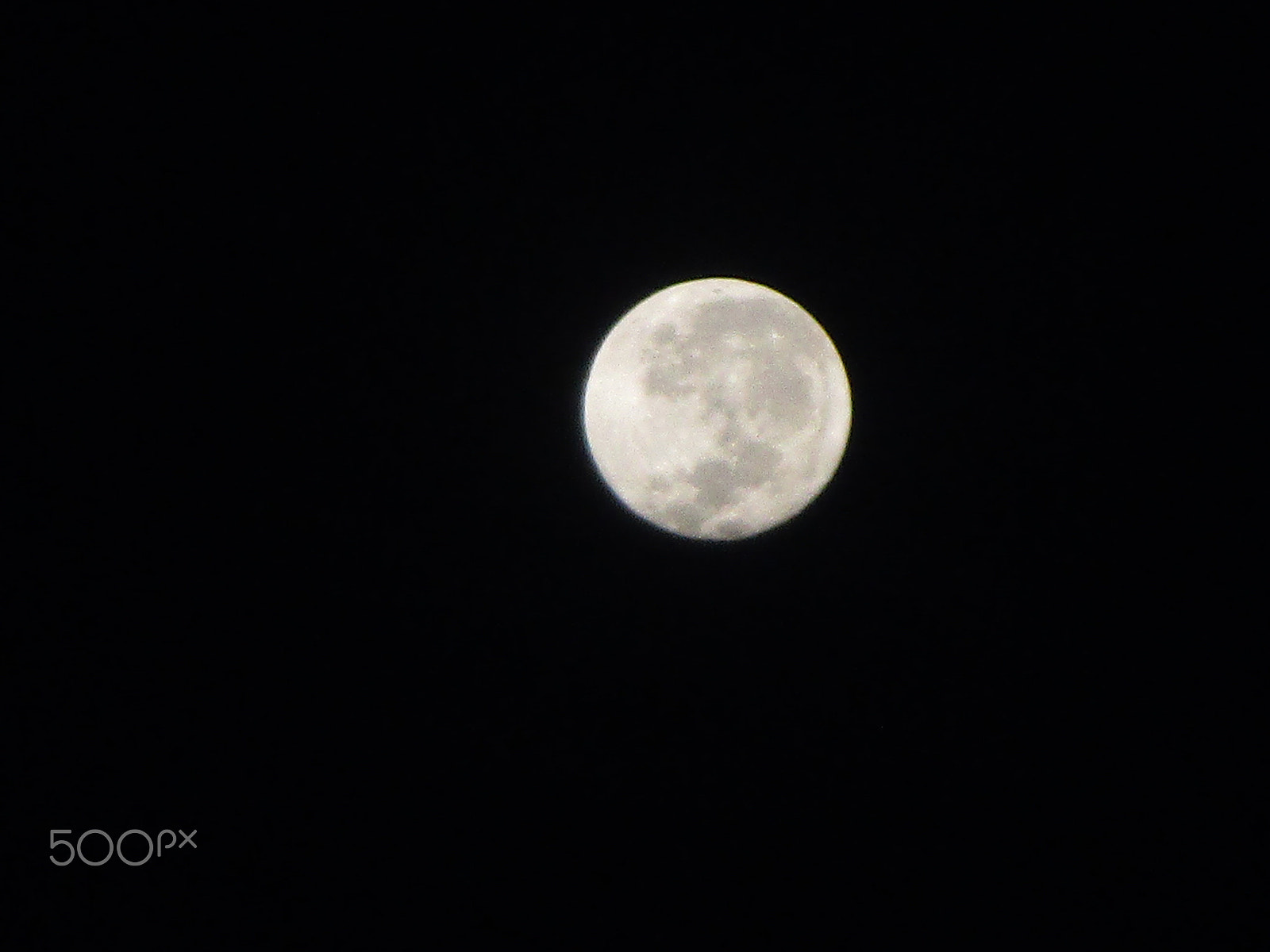 Canon PowerShot ELPH 190 IS (IXUS 180 / IXY 190) sample photo. Moon photography