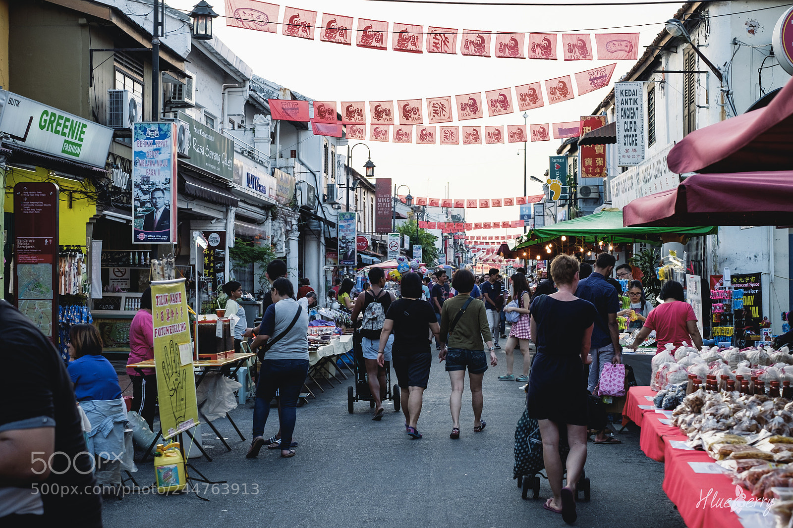 Fujifilm X-T1 sample photo. Street market in malacca photography