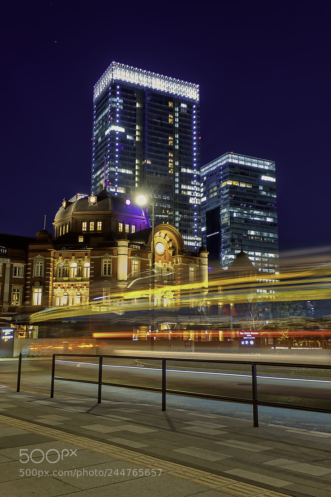 Fujifilm X-T2 sample photo. Tokyo central station long photography