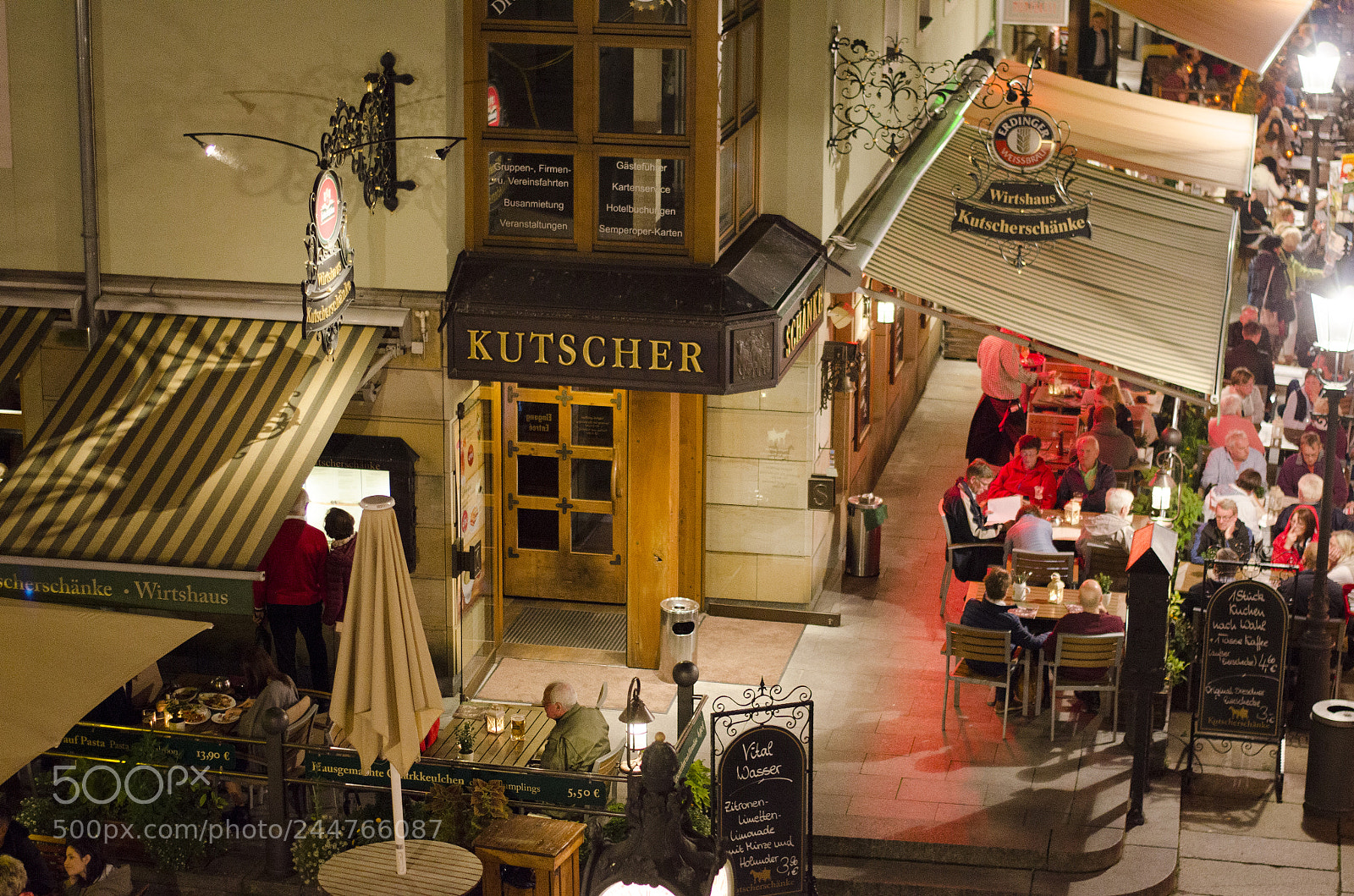 Nikon D5100 sample photo. Romantic evening photography