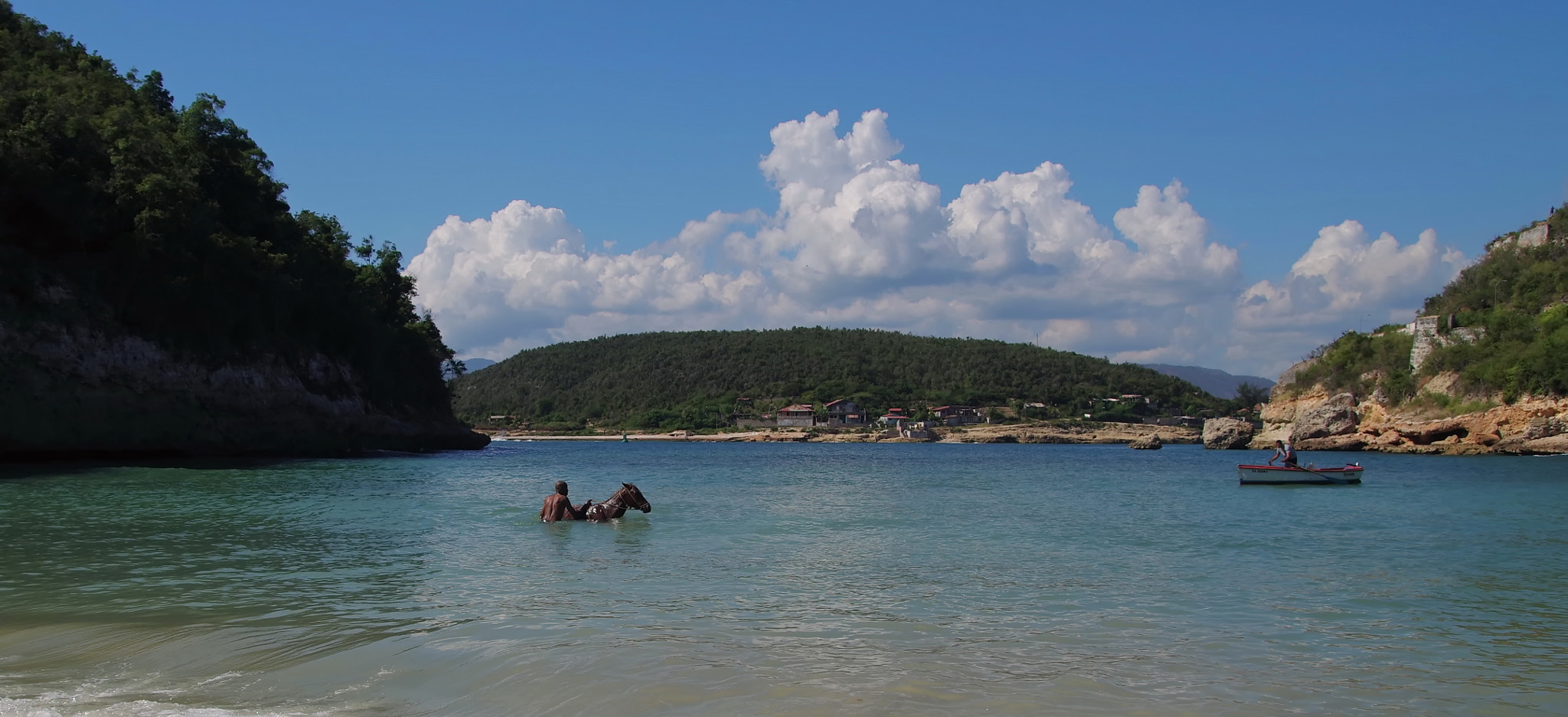 Pentax K-S1 sample photo. Playa cerca de santiago photography