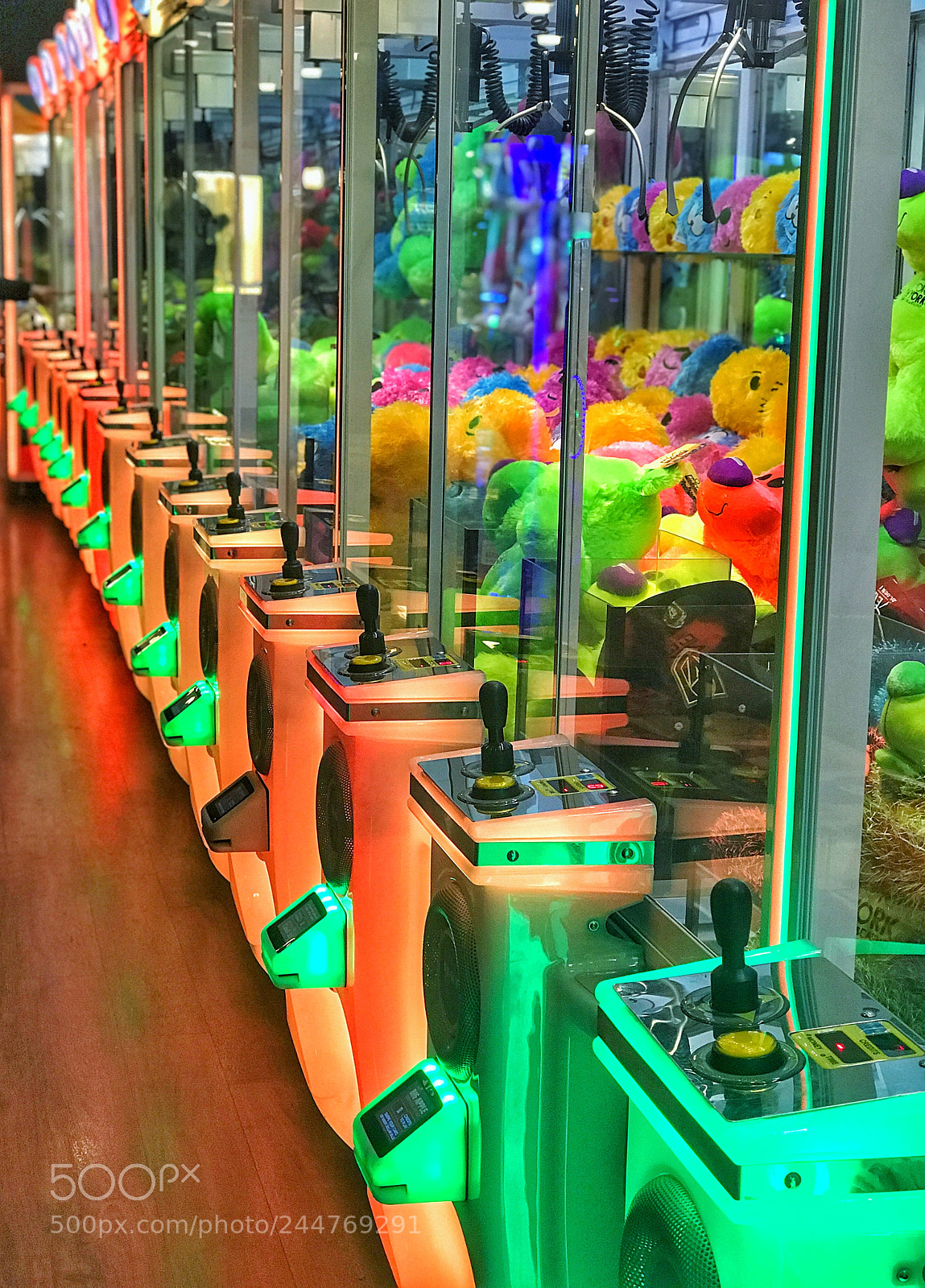 Apple iPhone 7 Plus sample photo. Arcade array photography