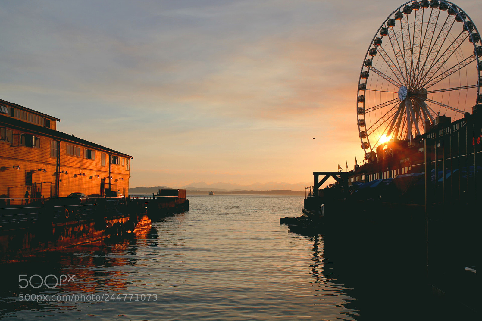 Canon EOS 1100D (EOS Rebel T3 / EOS Kiss X50) sample photo. Seattle ferris wheel photography