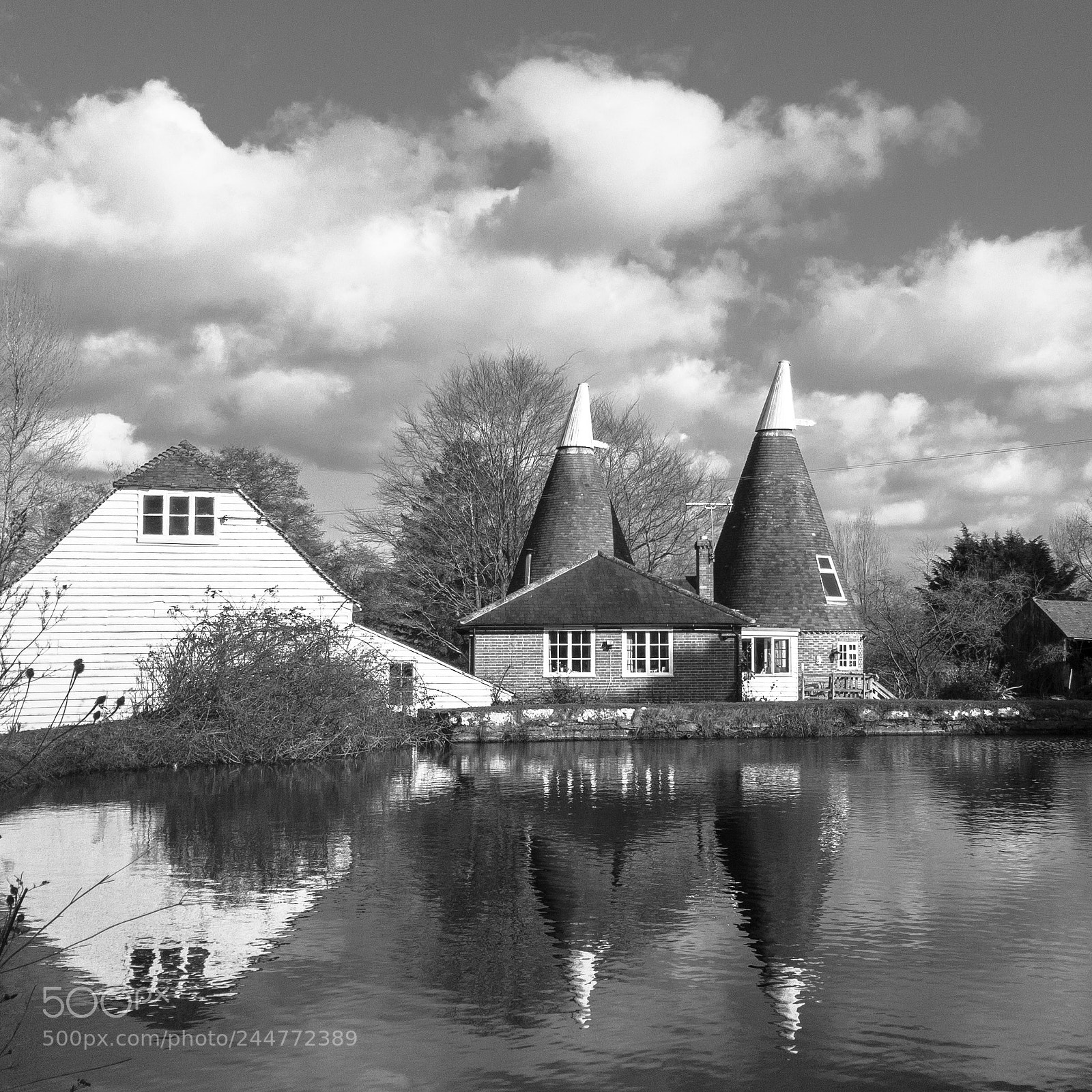 Apple iPhone 6s sample photo. Oast house, kent photography