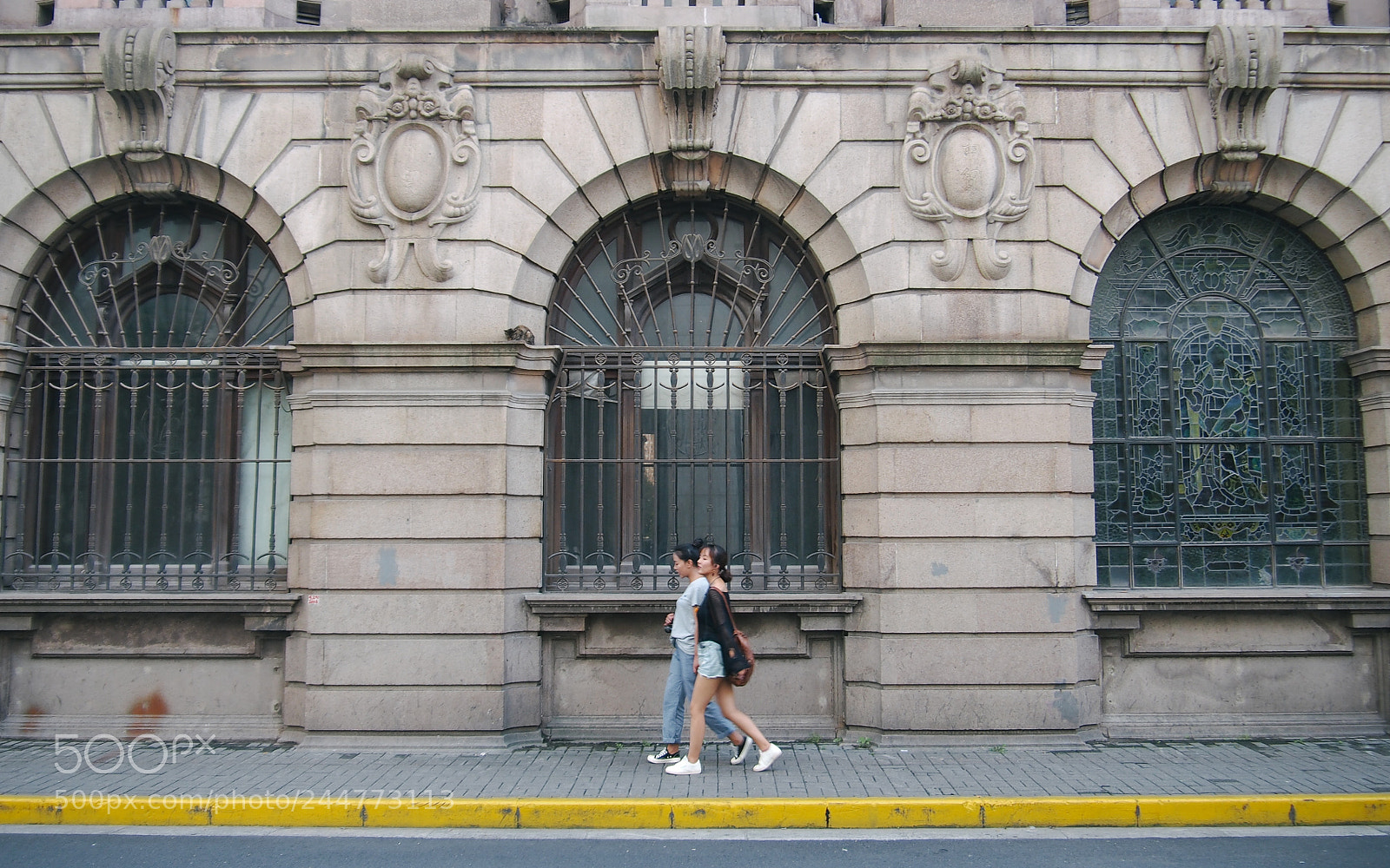 Olympus PEN E-PL6 sample photo. Girls walking by photography