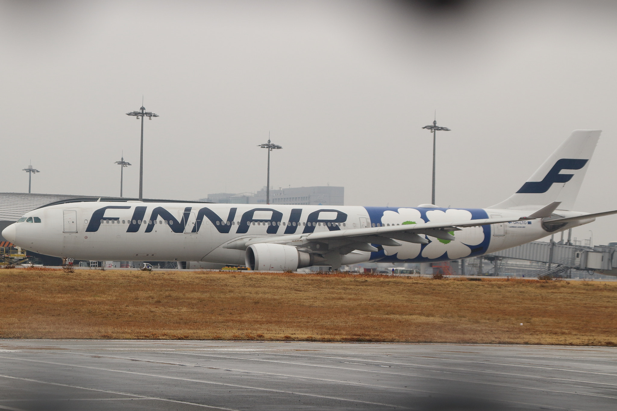 Canon TS-E 90mm F2.8 Tilt-Shift sample photo. 飛行機(airplane) photography