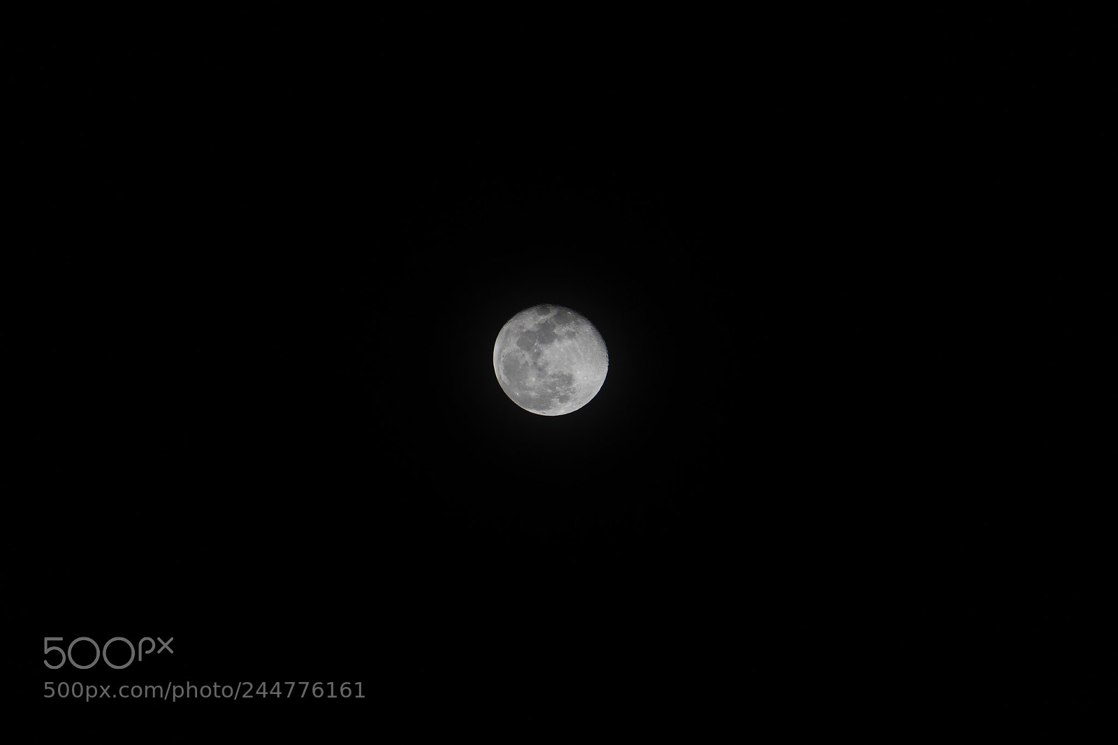 Canon EF-S 55-250mm F4-5.6 IS II sample photo. Moon photography