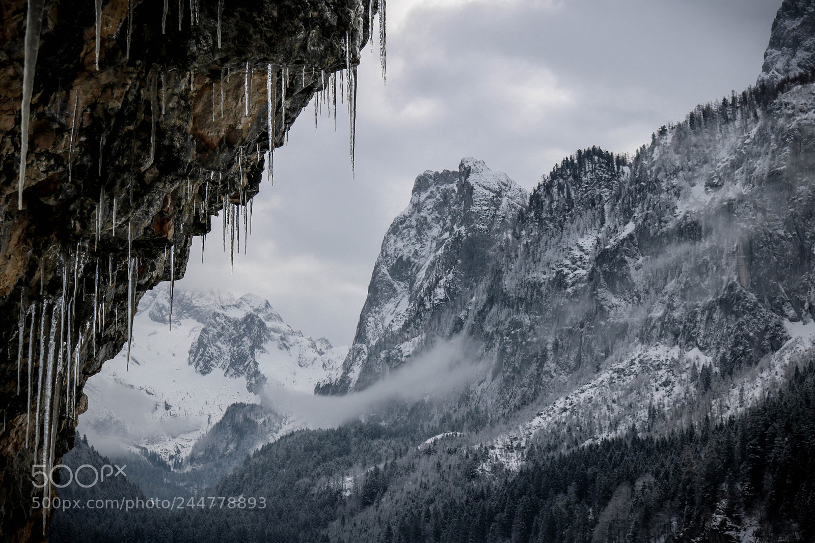 Canon EOS 750D (EOS Rebel T6i / EOS Kiss X8i) sample photo. Ein paar eiszapfen... photography