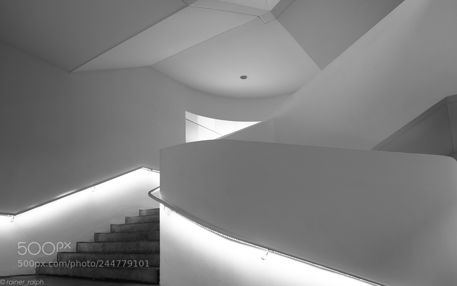 Sony a7R III sample photo. White momentum photography