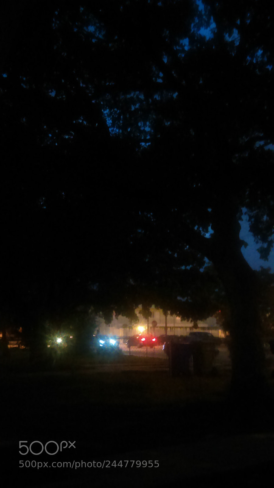 HTC DESRIE D530 sample photo. Suburban car beams photography