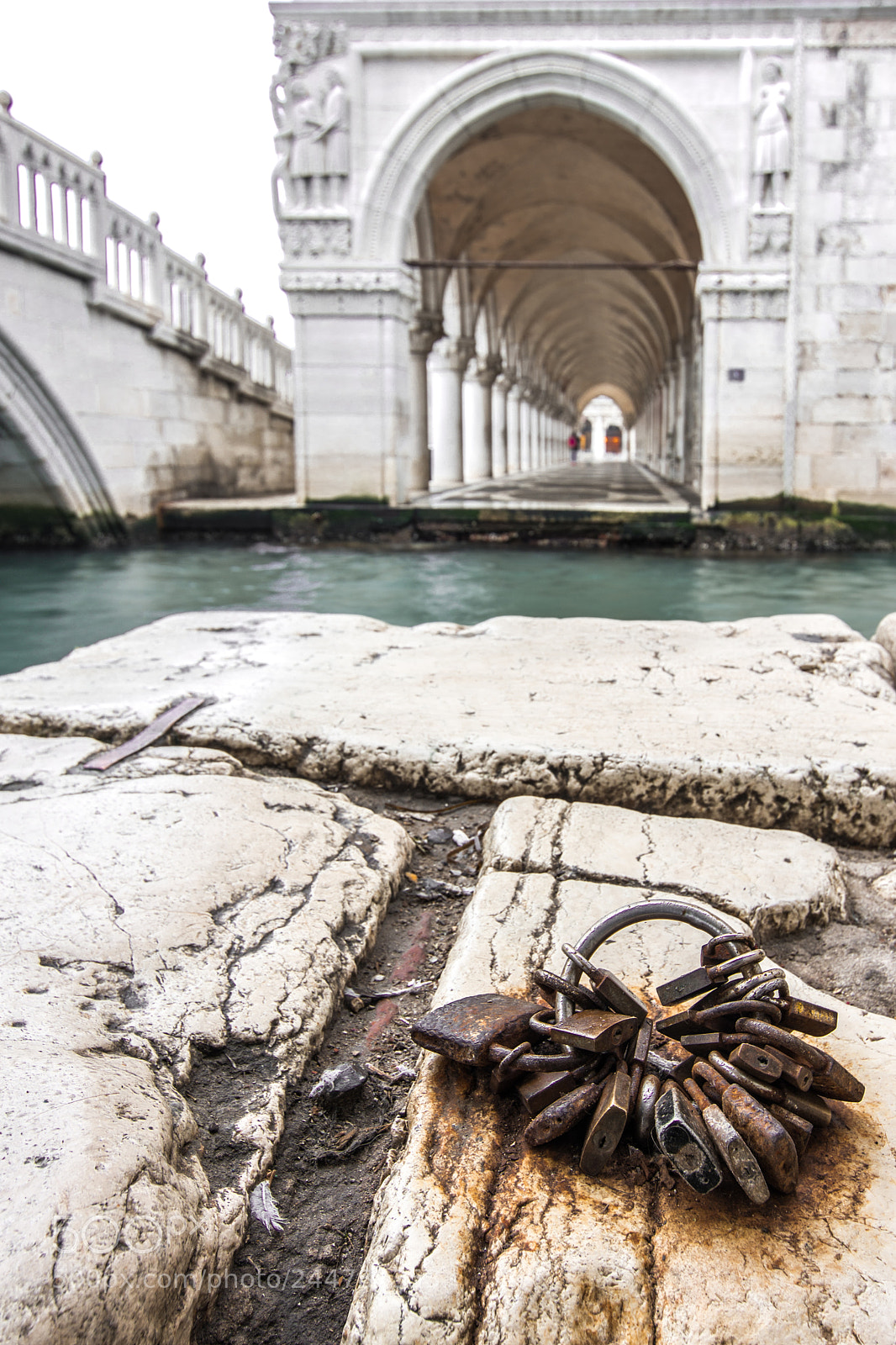 Nikon D7200 sample photo. Chained forever photography
