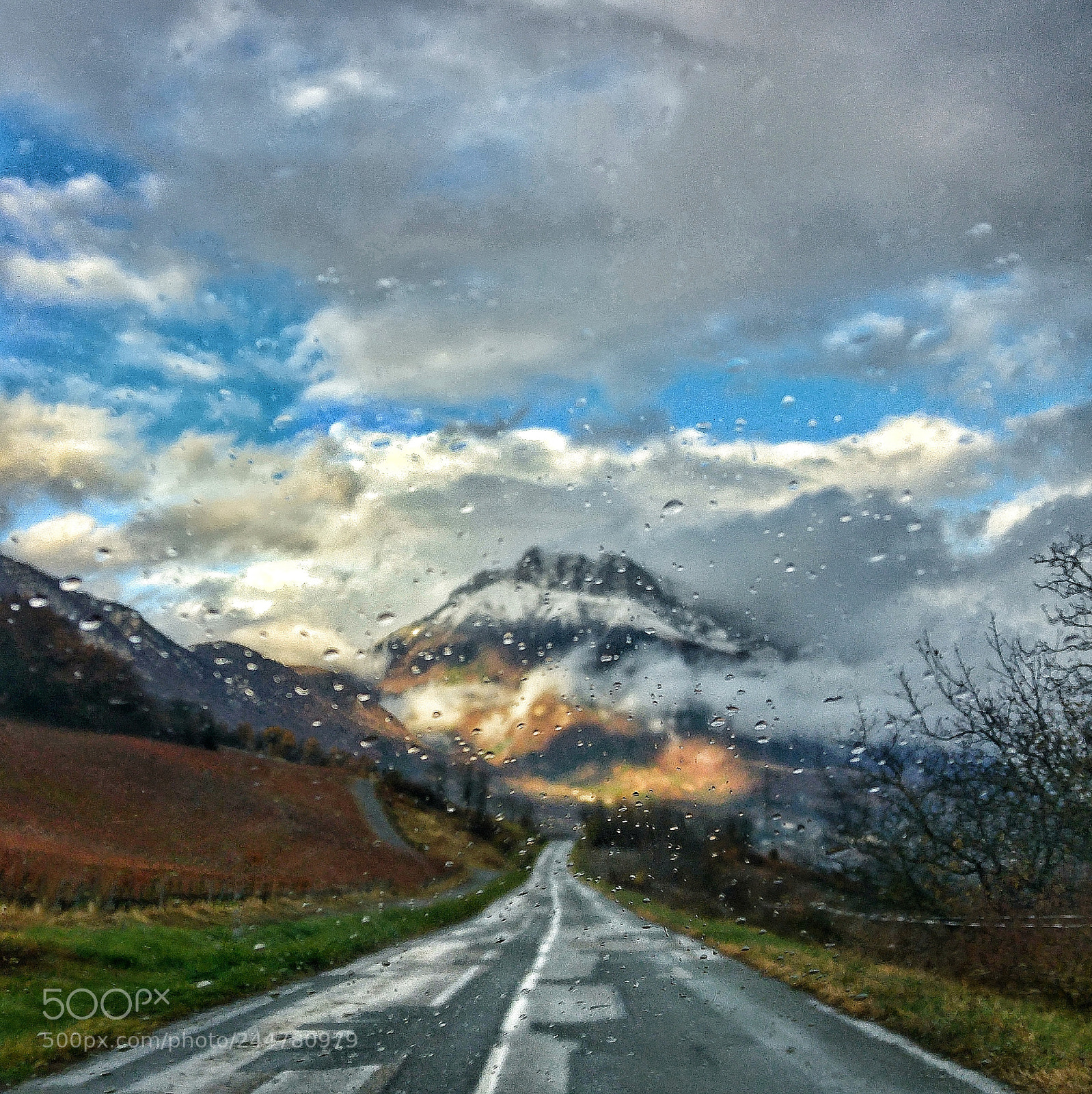 LG G4 sample photo. On the arclusaz road photography
