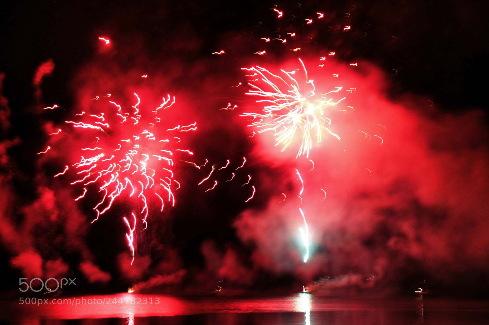 Canon EOS 1100D (EOS Rebel T3 / EOS Kiss X50) sample photo. Fireworks porlezza lake photography