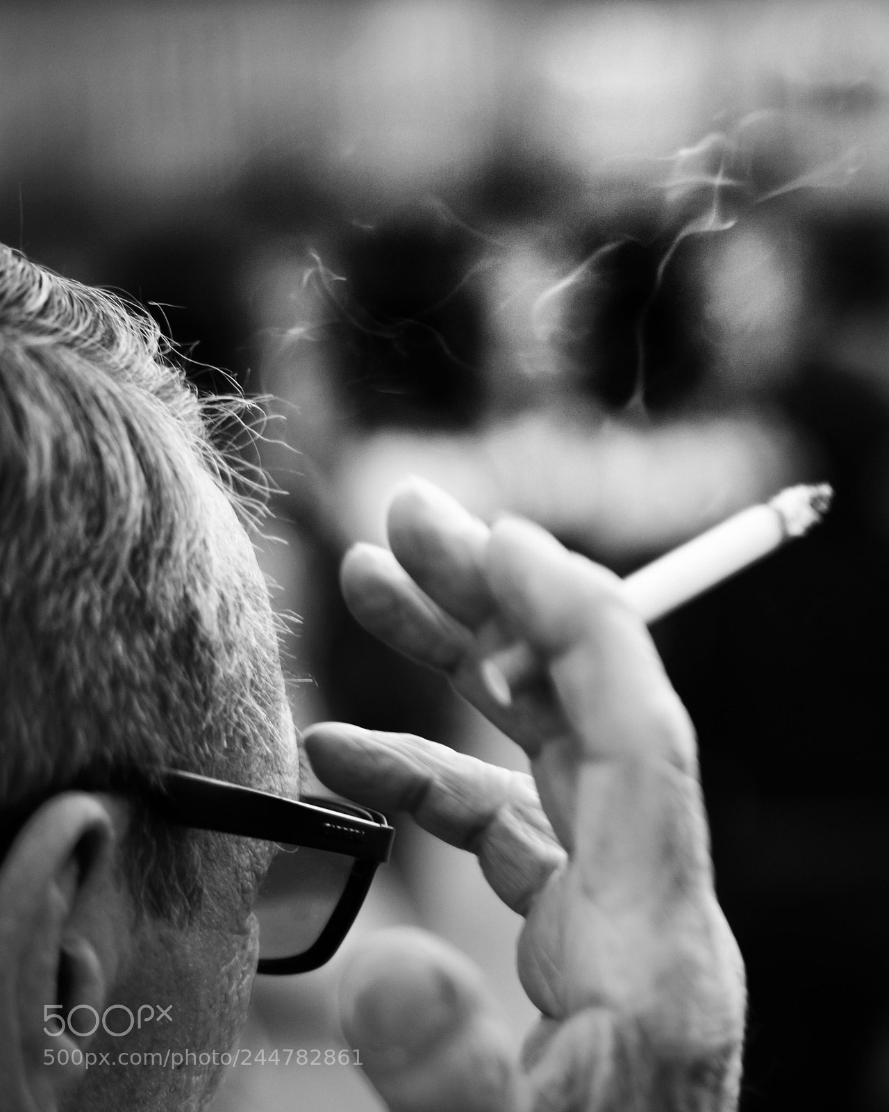 Sony SLT-A58 sample photo. Smoking. photography