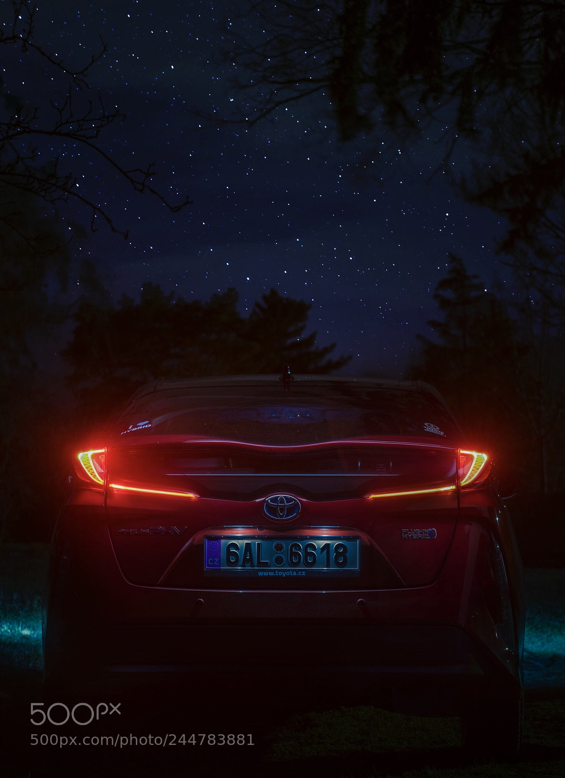 Nikon D850 sample photo. Toyota prius. lightpainting during photography