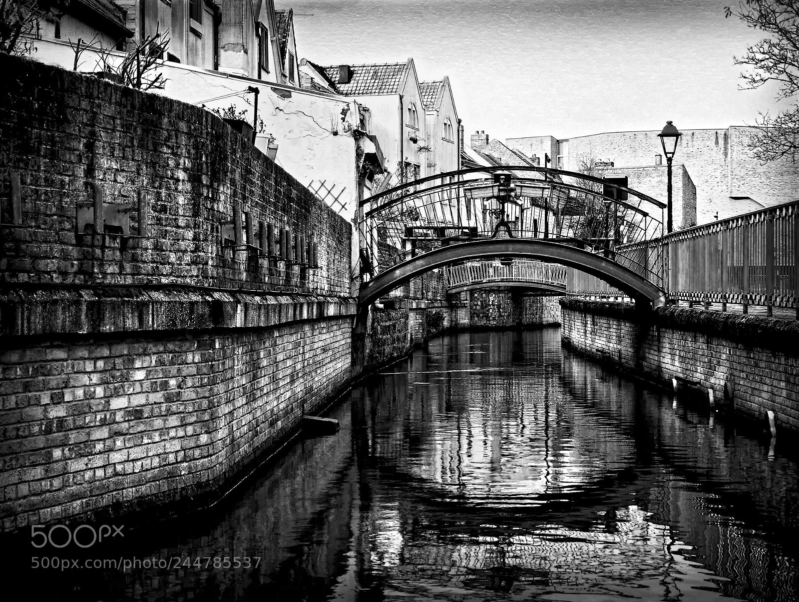 Panasonic Lumix DMC-GX85 (Lumix DMC-GX80 / Lumix DMC-GX7 Mark II) sample photo. Bridge over the canal photography