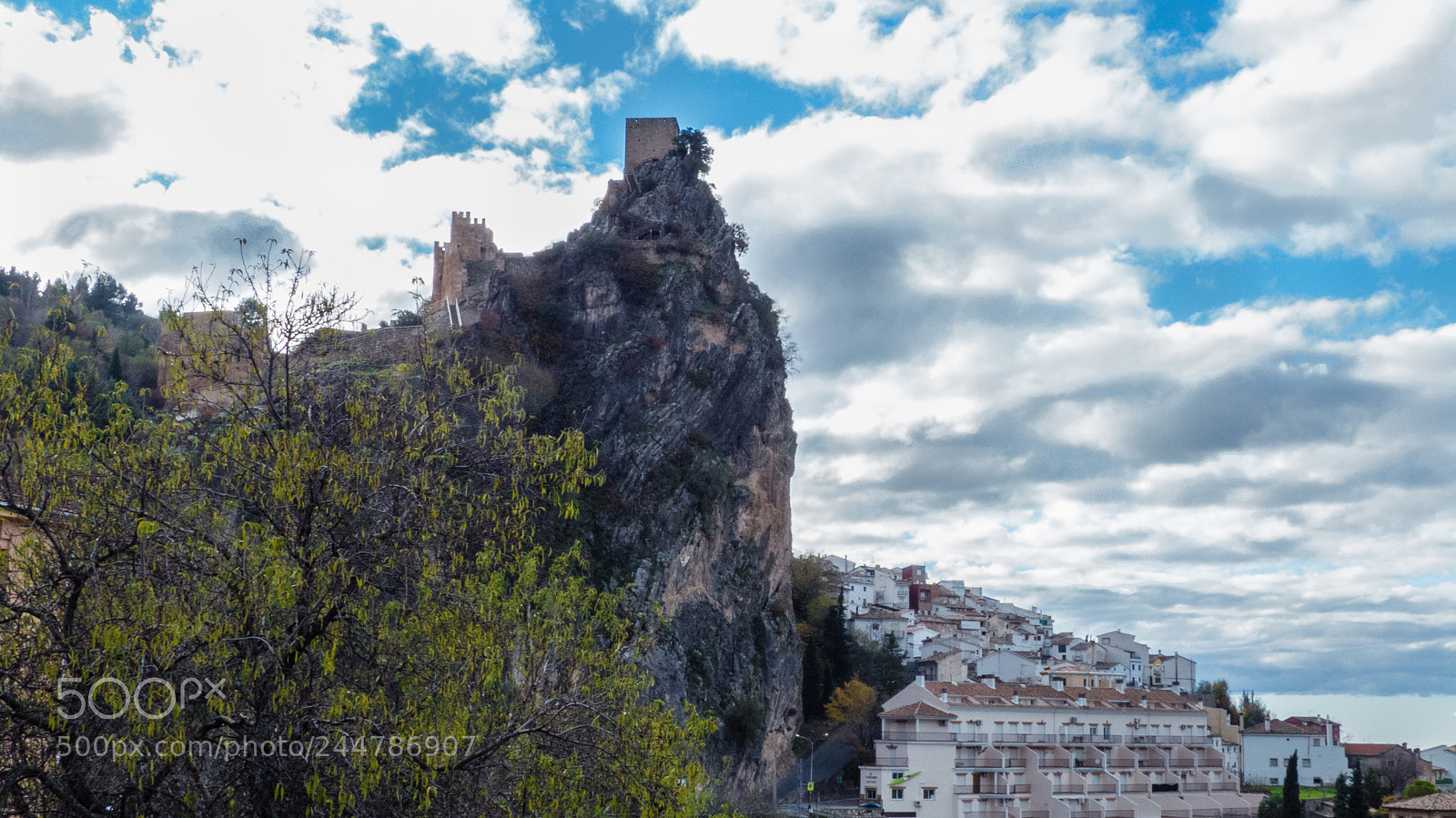 Panasonic Lumix DMC-FZ200 sample photo. Castillo de la iruela photography