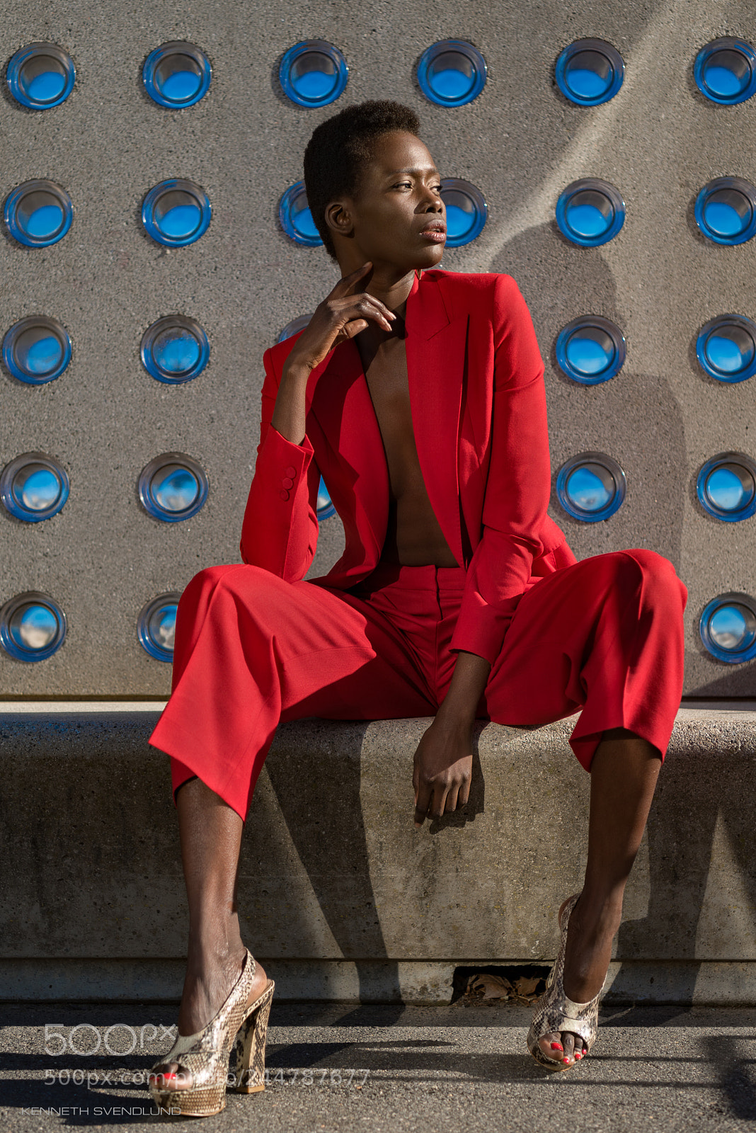 Nikon D810 sample photo. Red on blue dots photography