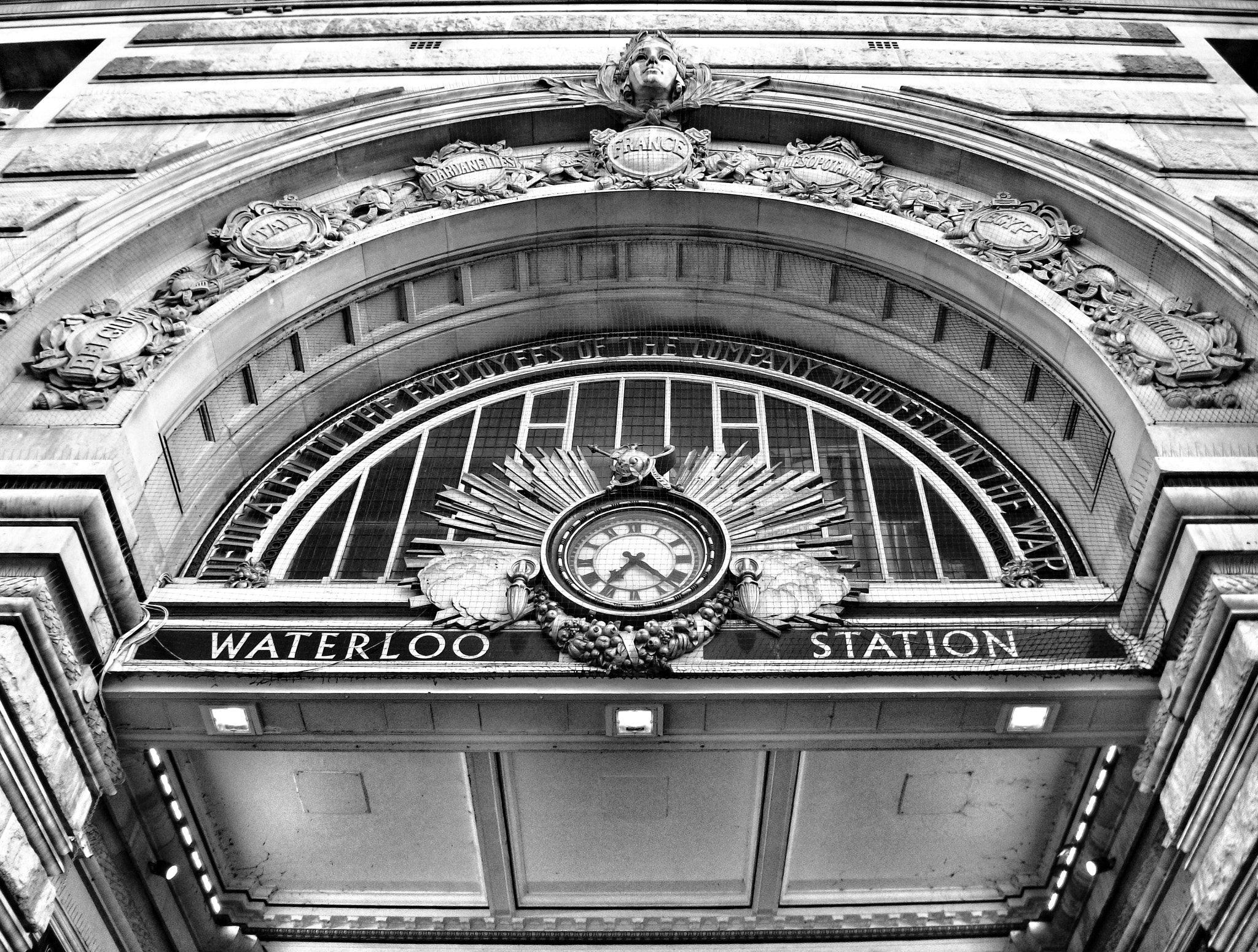 Fujifilm FinePix J37 sample photo. Waterloo station | london photography