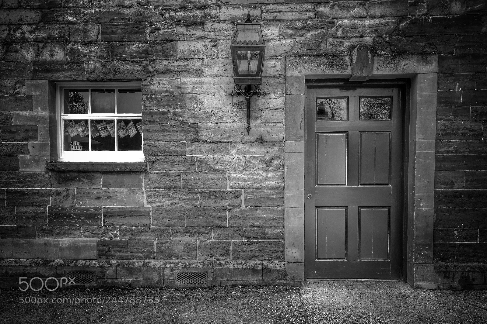 LG Nexus 5X sample photo. Doorway at an old photography