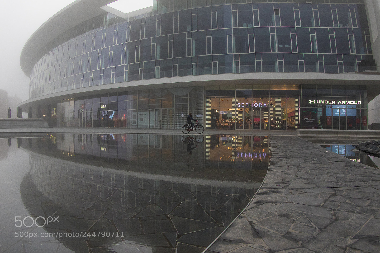 Canon EOS 7D Mark II sample photo. Riflesso  due ruote ... photography