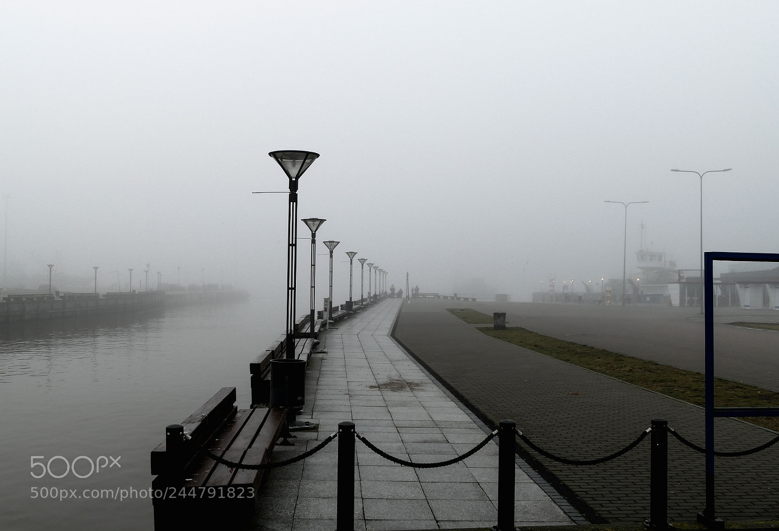 Panasonic Lumix DMC-FZ1000 sample photo. Fog over the river photography