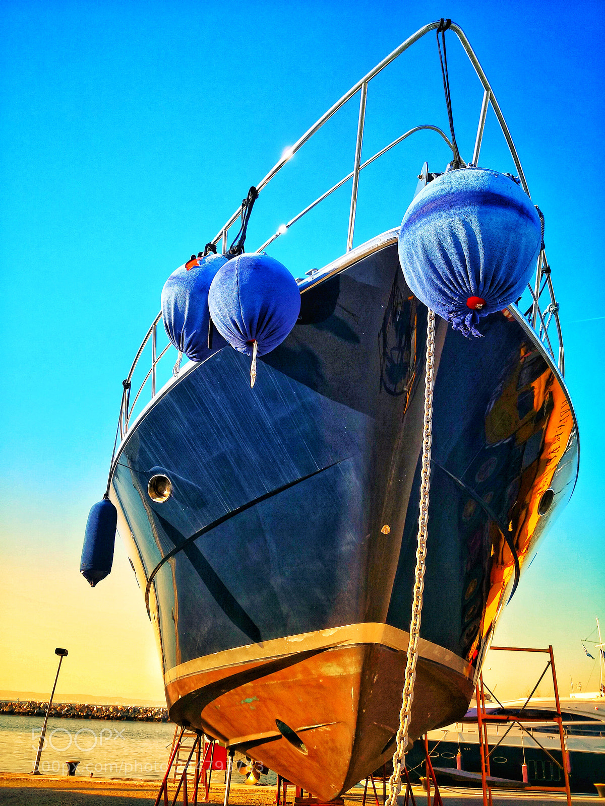 HUAWEI Mate 10 Pro sample photo. Blue boat photography