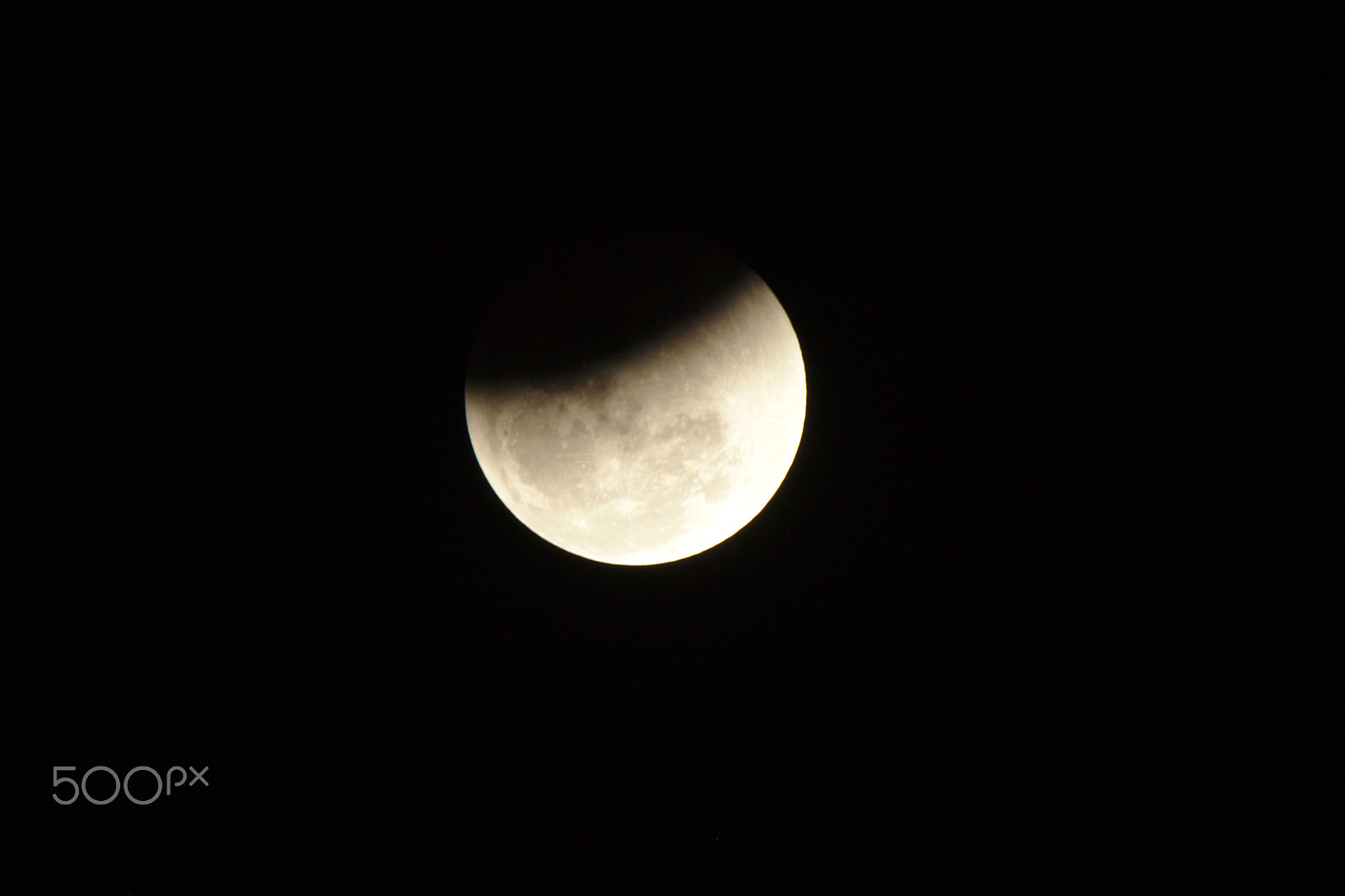 Canon EOS 1200D (EOS Rebel T5 / EOS Kiss X70 / EOS Hi) + Tamron SP 150-600mm F5-6.3 Di VC USD sample photo. Third quarter of the supermoon during the eclipse photography