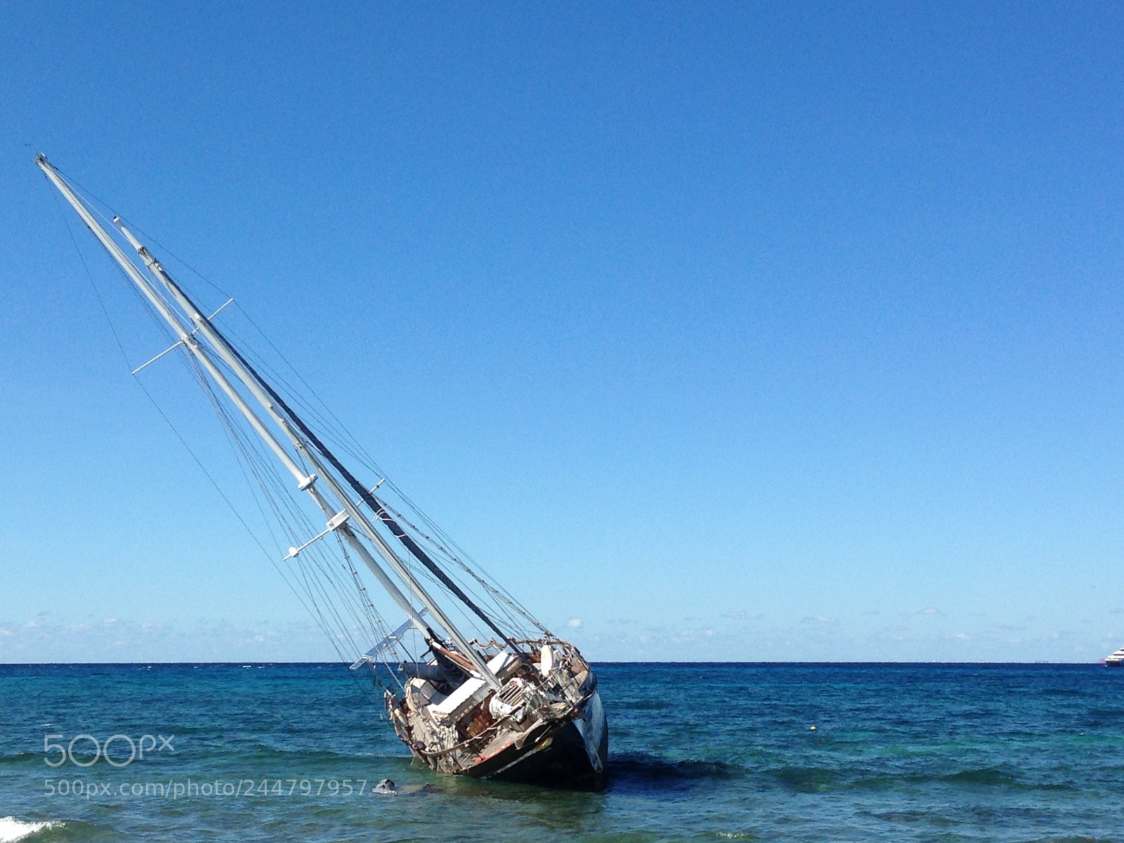 Apple iPhone 5 sample photo. Sinking boat 2 photography