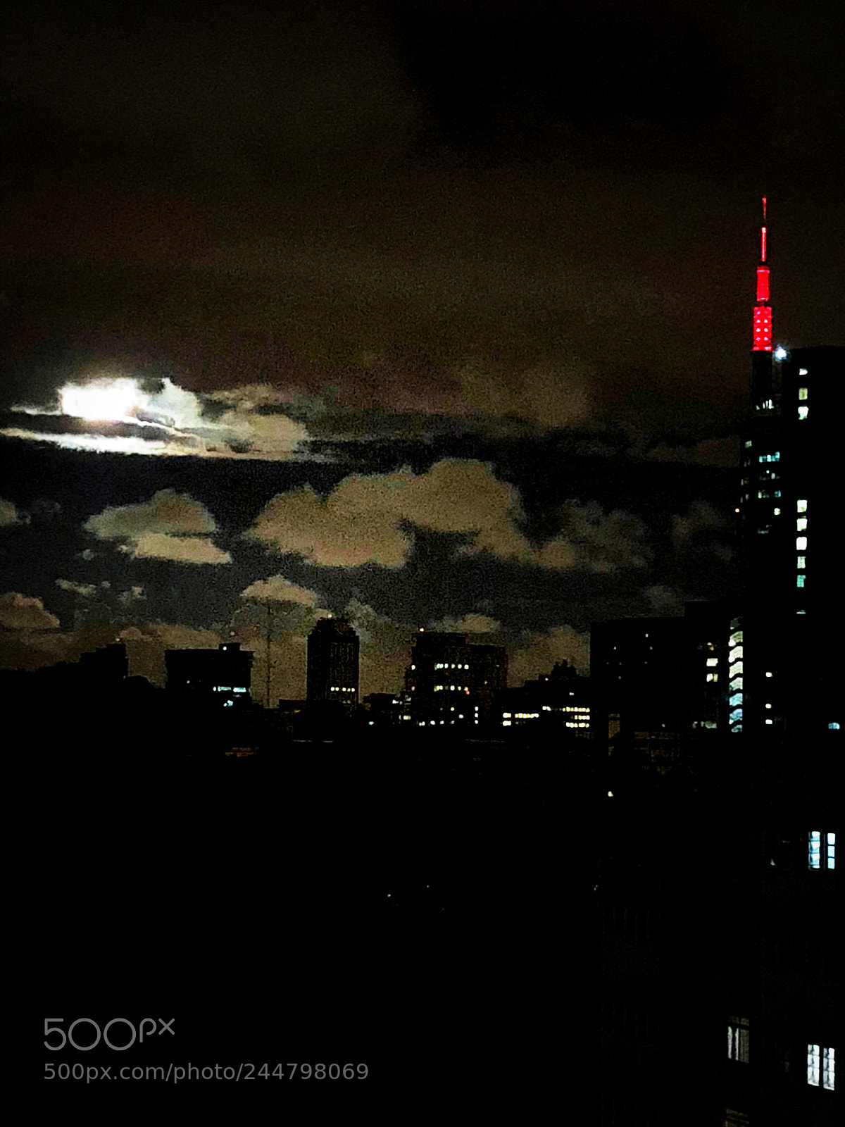 Apple iPhone 8 Plus sample photo. A lua de dias photography