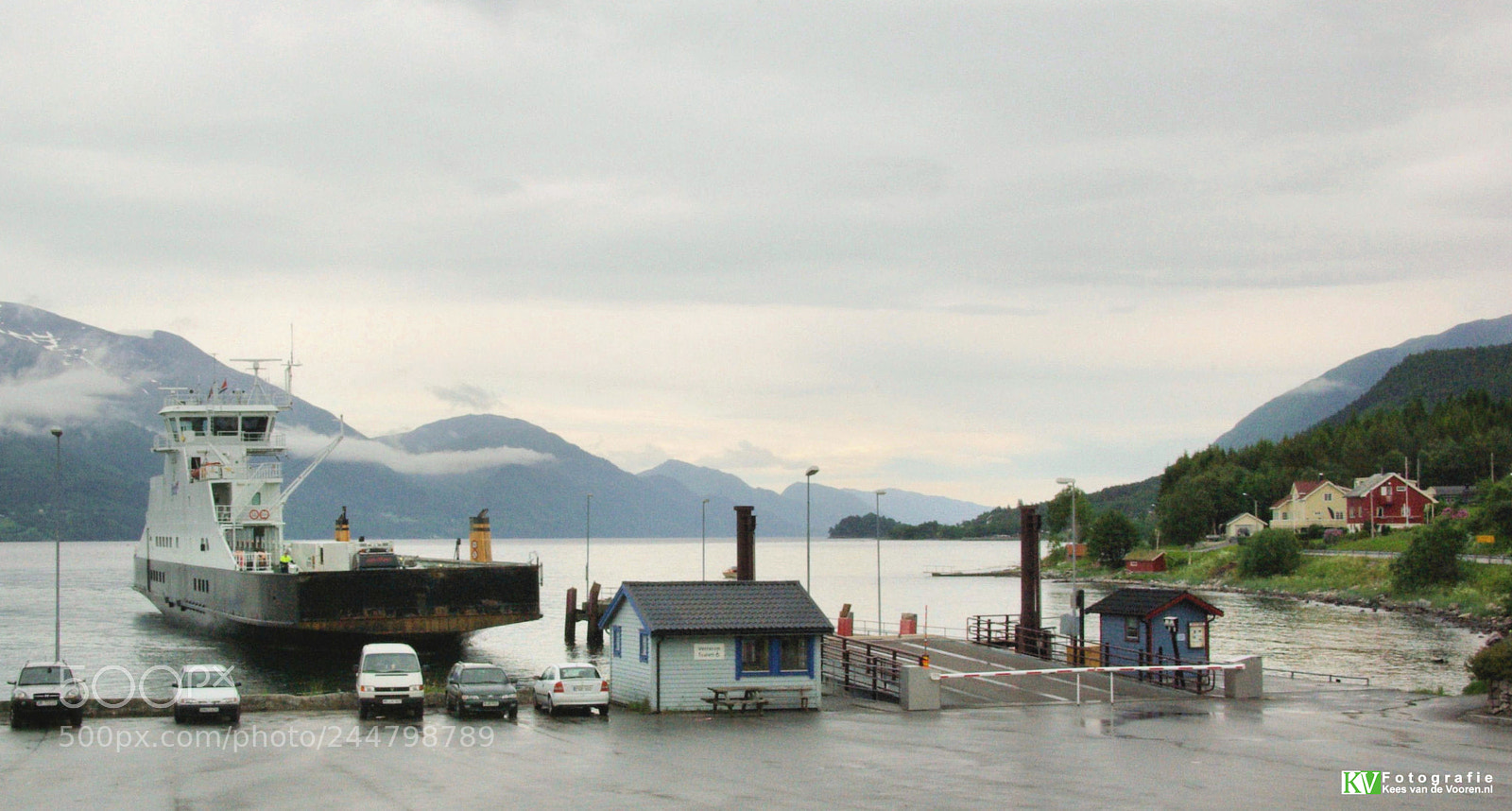 Pentax K10D sample photo. Ferry photography