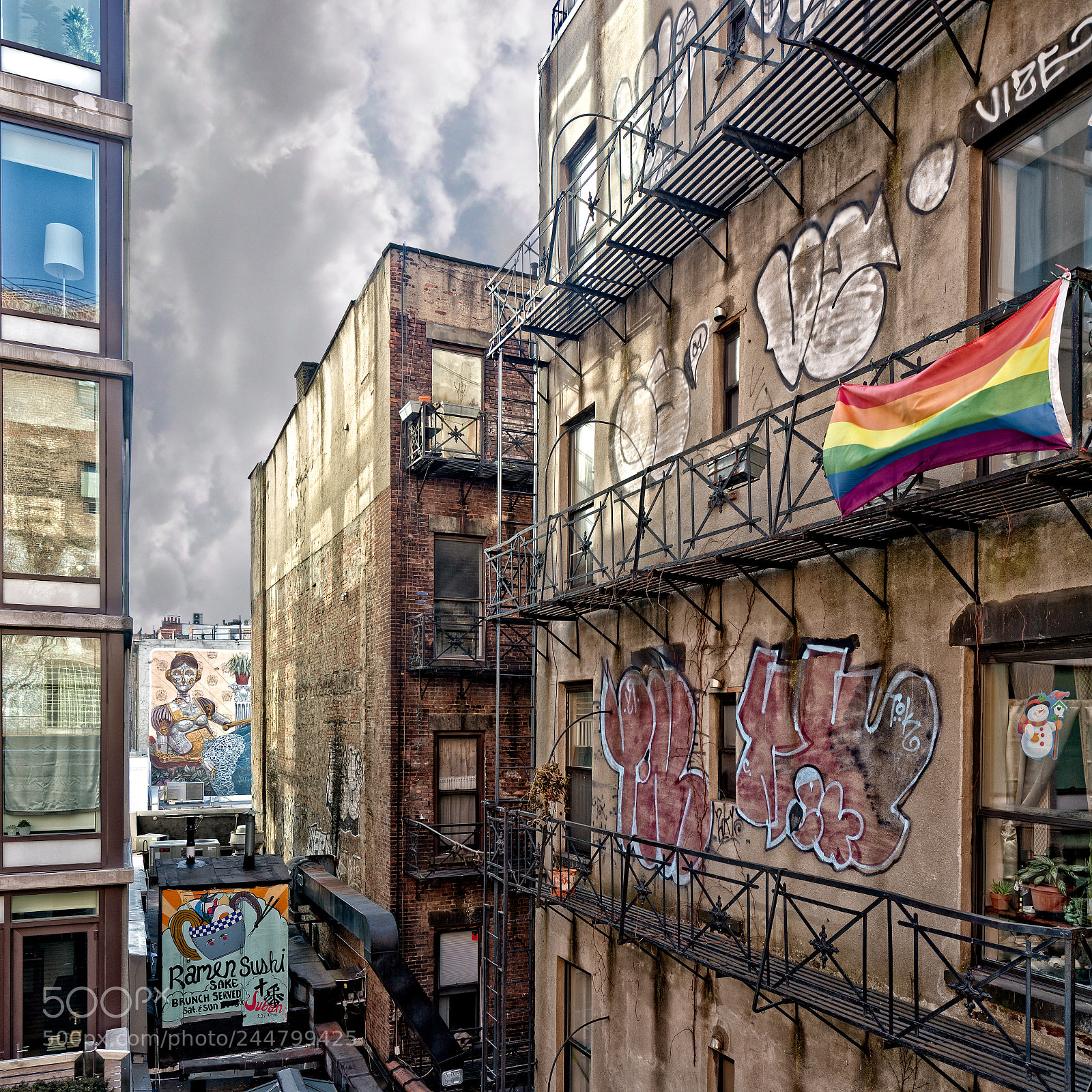Canon EOS 5DS sample photo. Steep and narrow alley photography