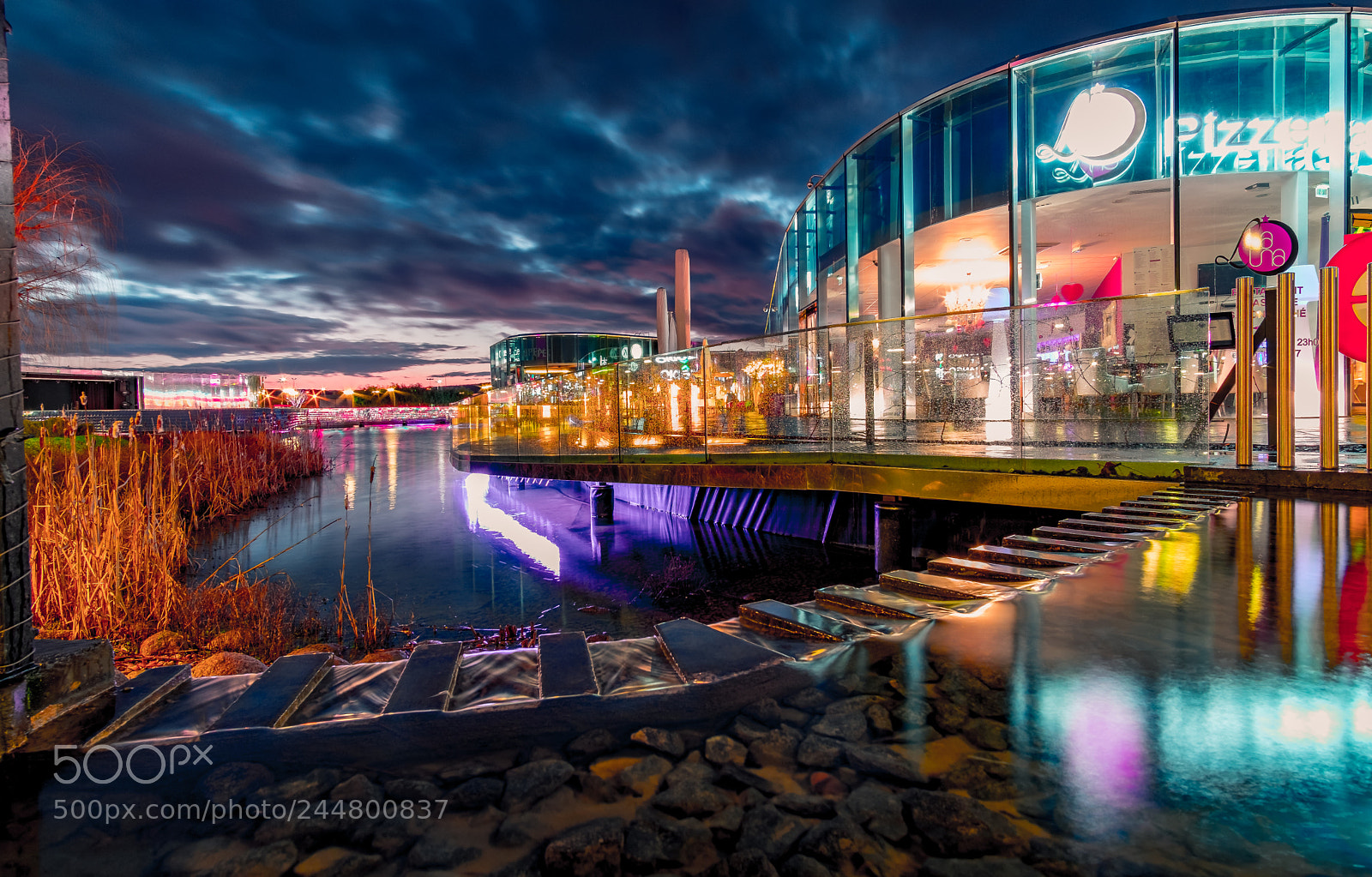 Fujifilm X-T20 sample photo. Waves mall photography