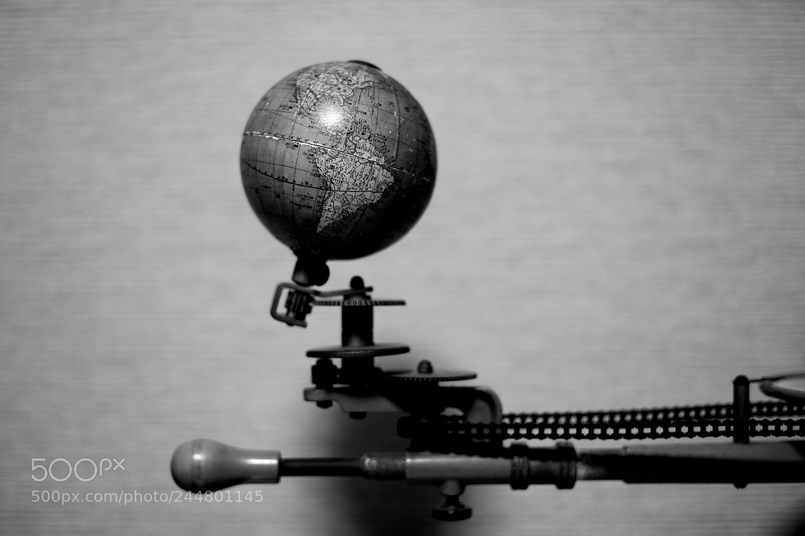 Sony a7 II sample photo. Globe photography