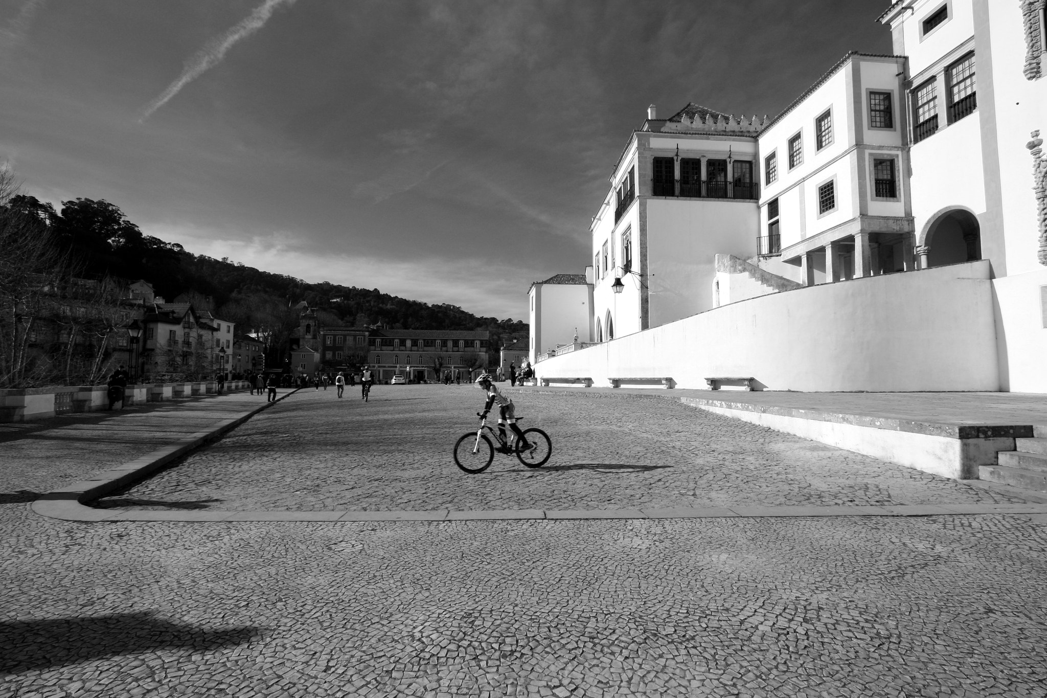 Canon EF-S 10-22mm F3.5-4.5 USM sample photo. Biking with dad photography