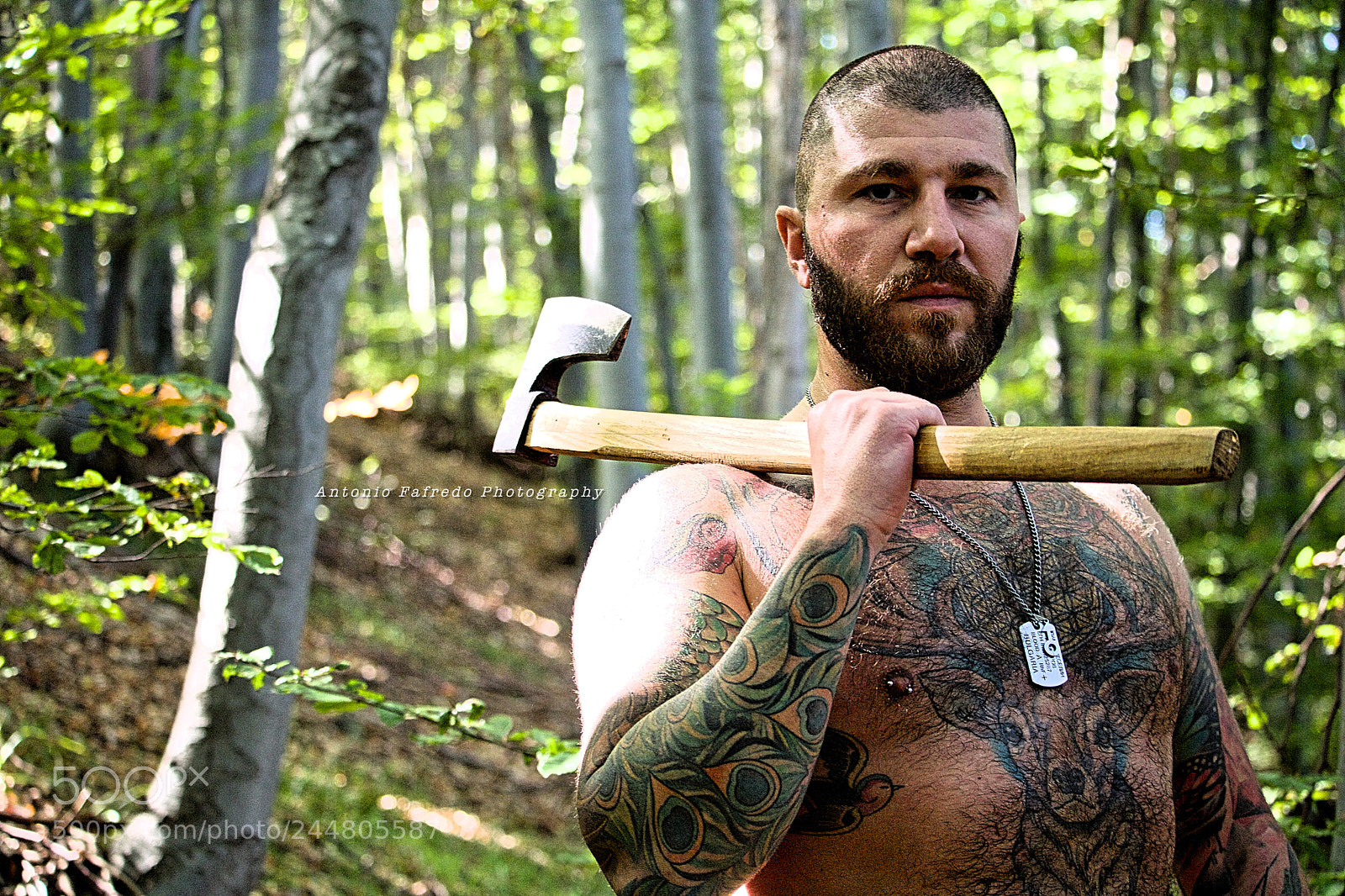 Canon EOS 750D (EOS Rebel T6i / EOS Kiss X8i) sample photo. Naked woodcutter photography