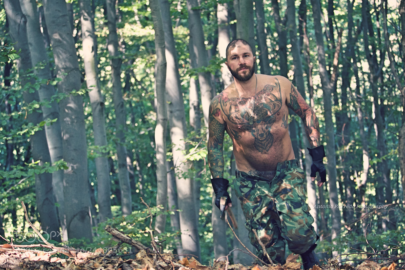 Canon EOS 750D (EOS Rebel T6i / EOS Kiss X8i) sample photo. Topless woodcutter photography