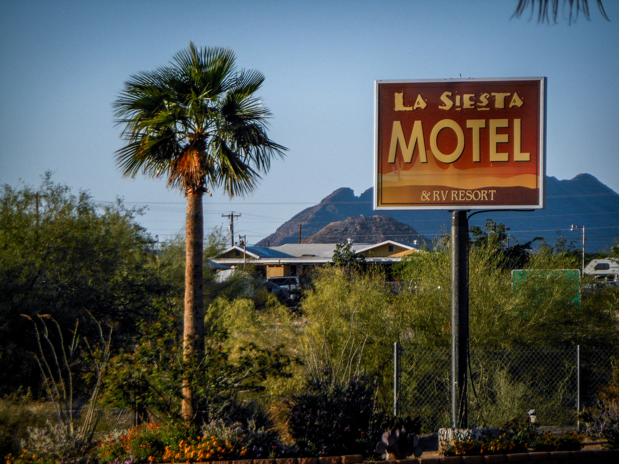 Nikon Coolpix S6200 sample photo. Motel photography