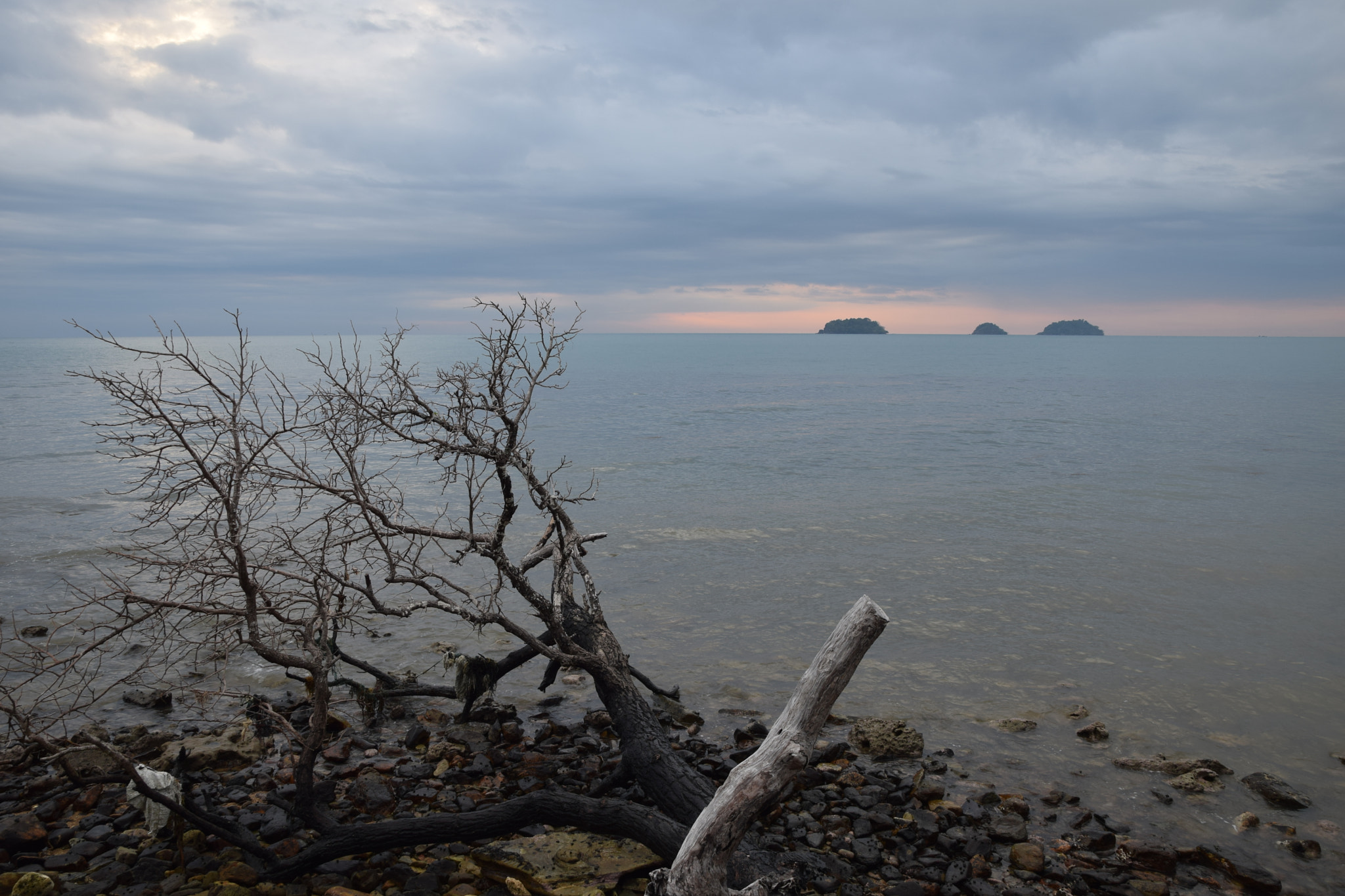 Sigma 17-50mm F2.8 EX DC OS HSM sample photo. A dreamy sunset in thailand photography