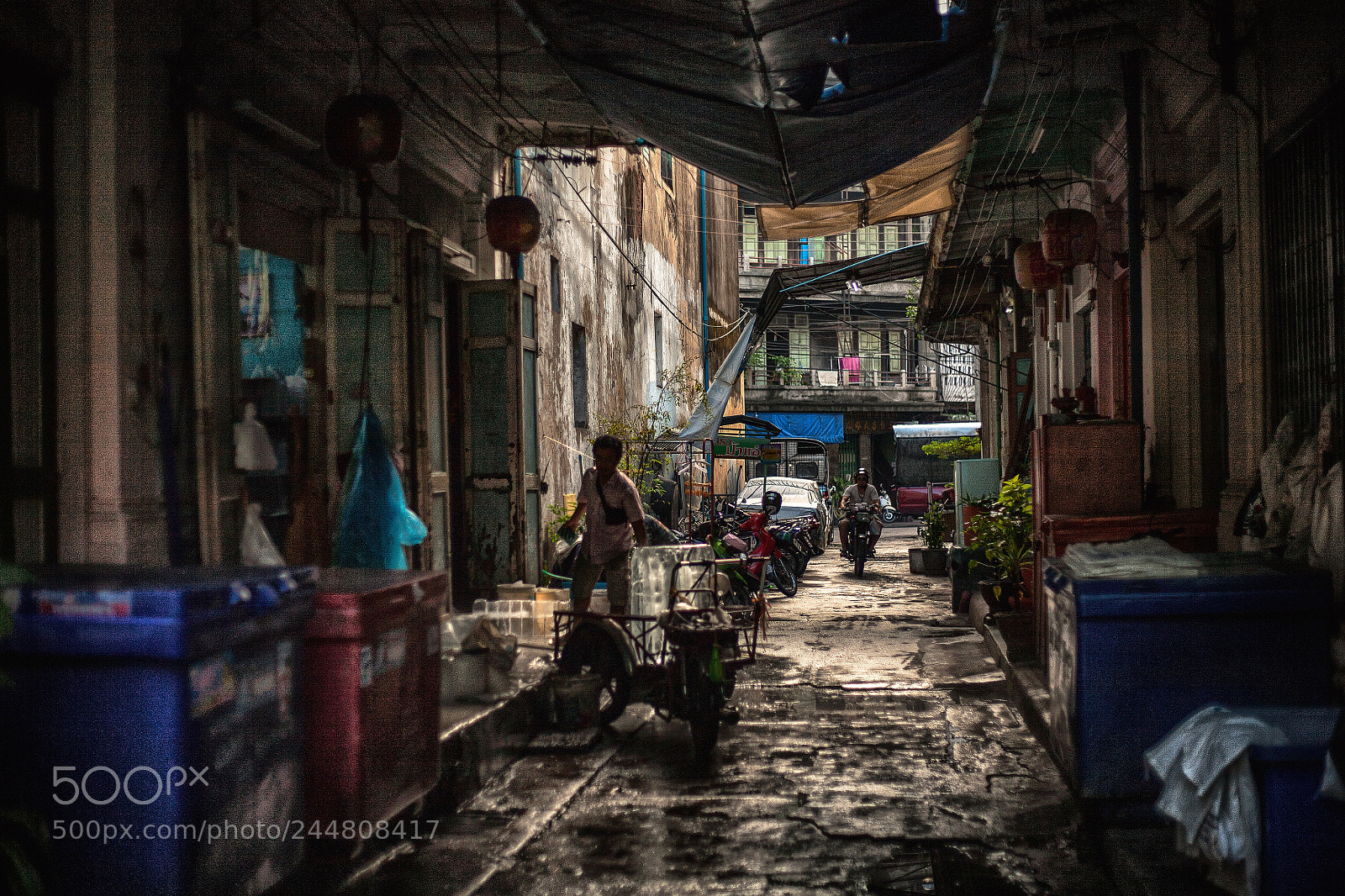 Canon EOS 5D sample photo. Thai dark alley photography