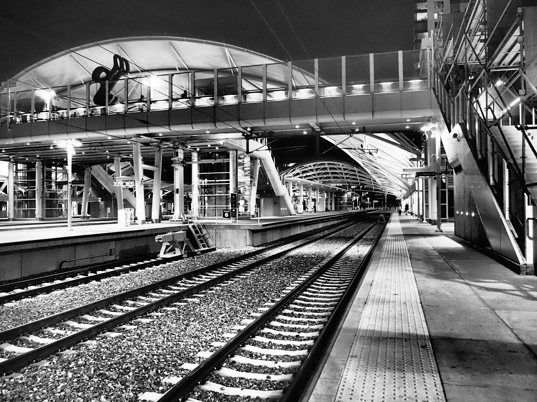 Olympus Air A01 sample photo. After rush hour... photography