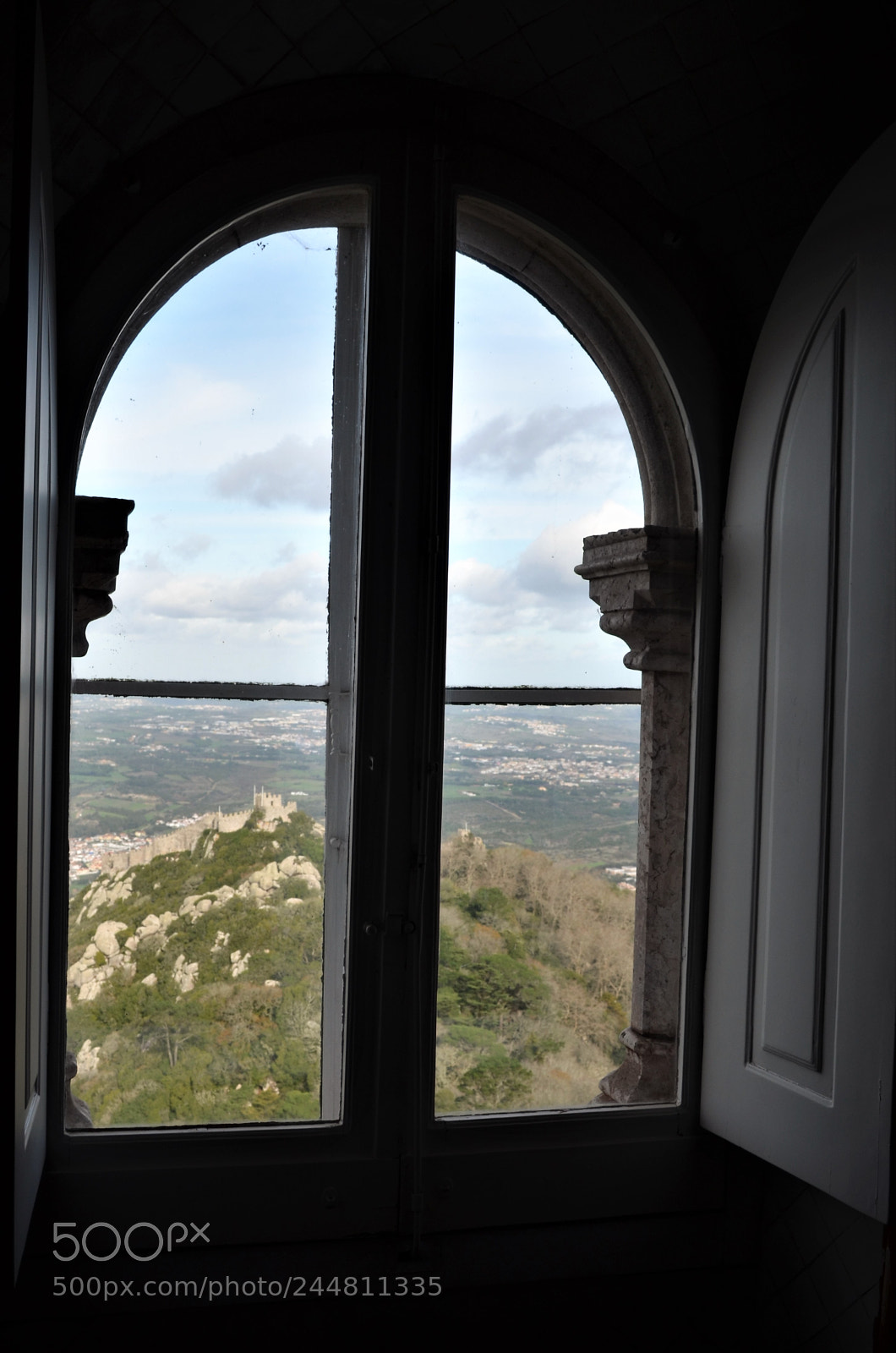 Nikon D5100 sample photo. Window photography